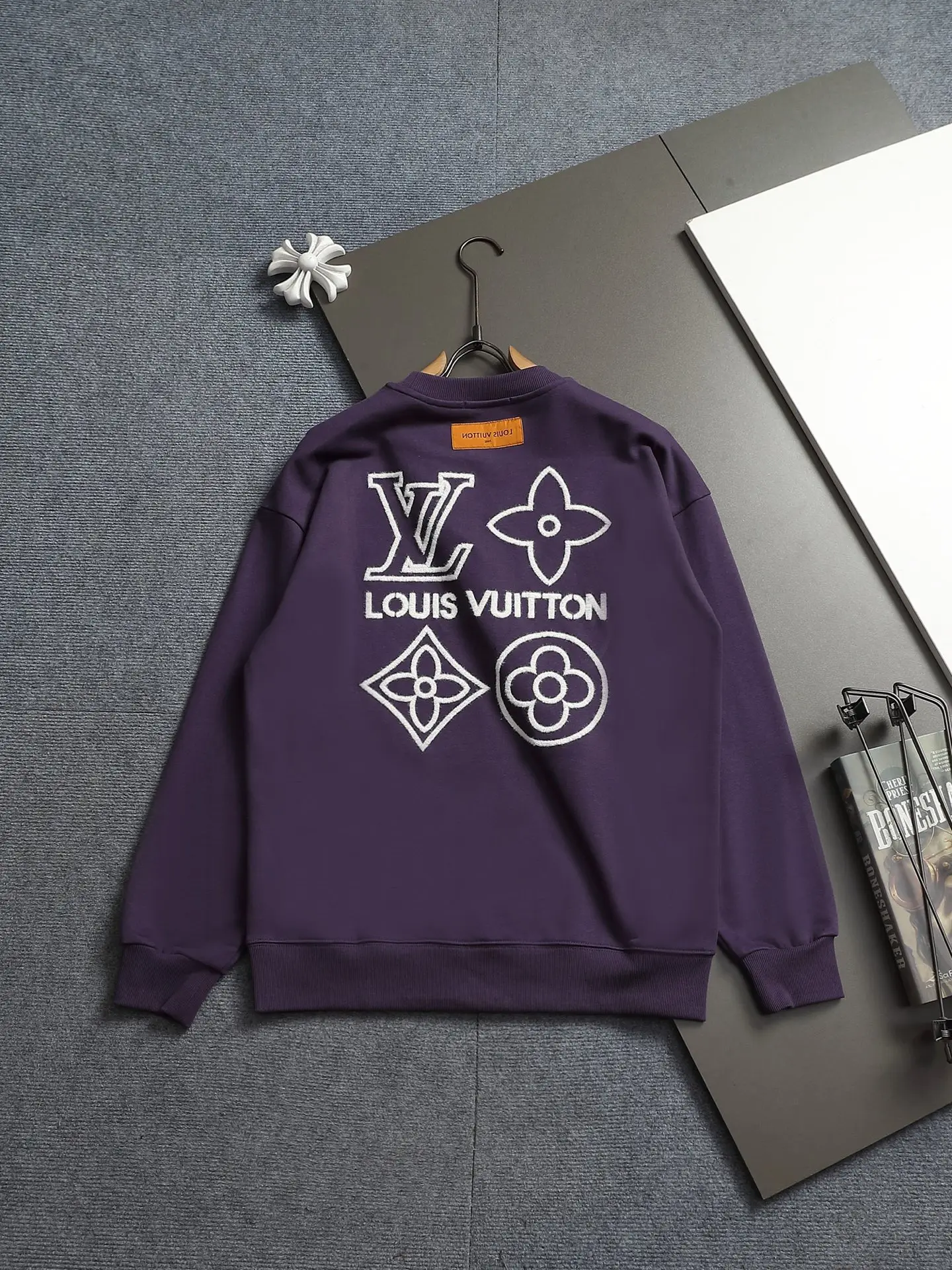 Logo Embroidered Crew-Neck Sweatshirt D18021940 — view 11
