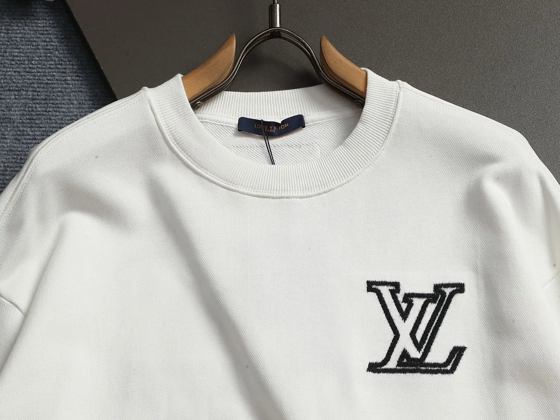 LV Logo Embroidered Crew-Neck Sweatshirt D18021939 — view 2
