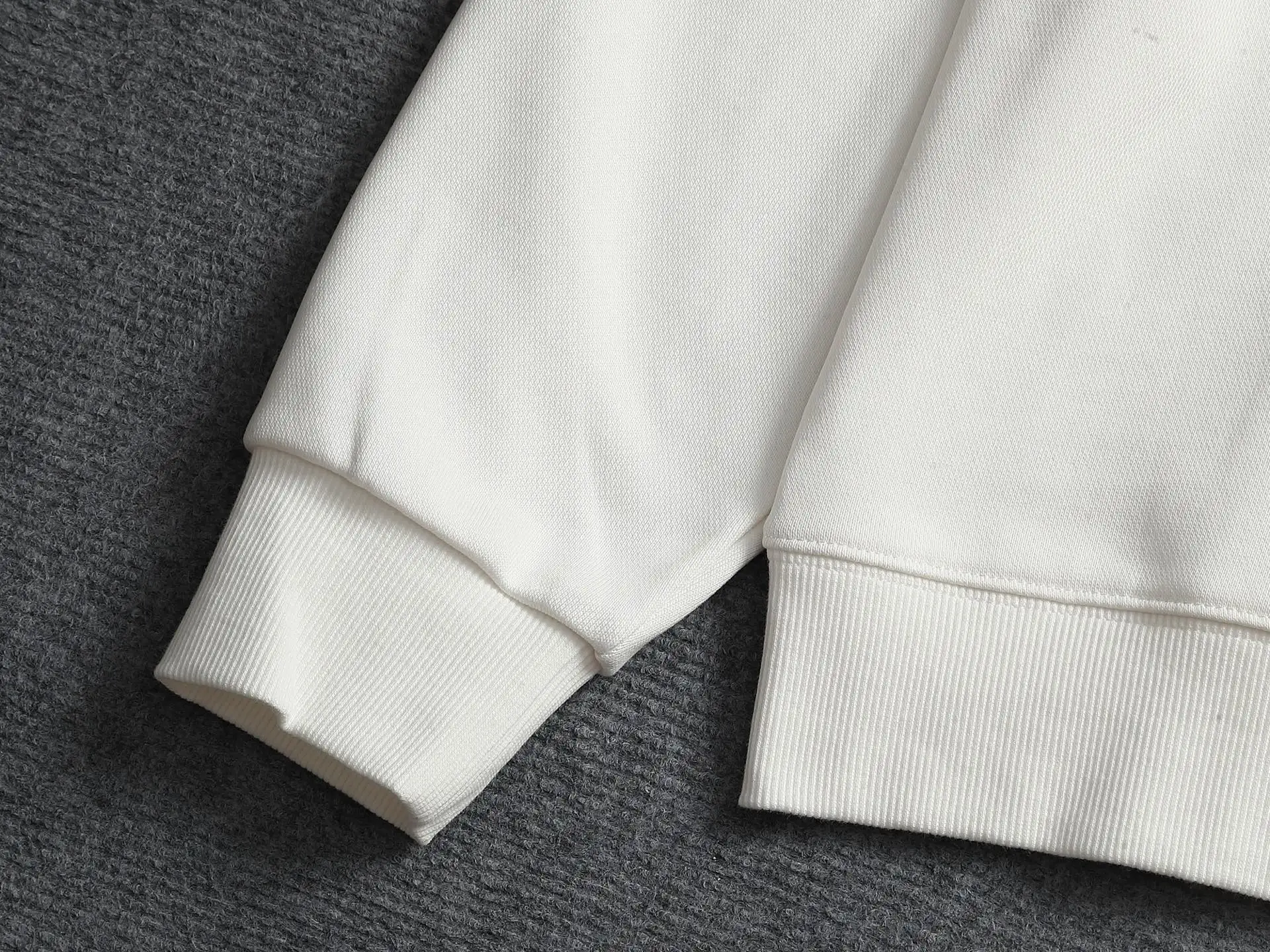 LV Logo Embroidered Crew-Neck Sweatshirt D18021939 — view 3