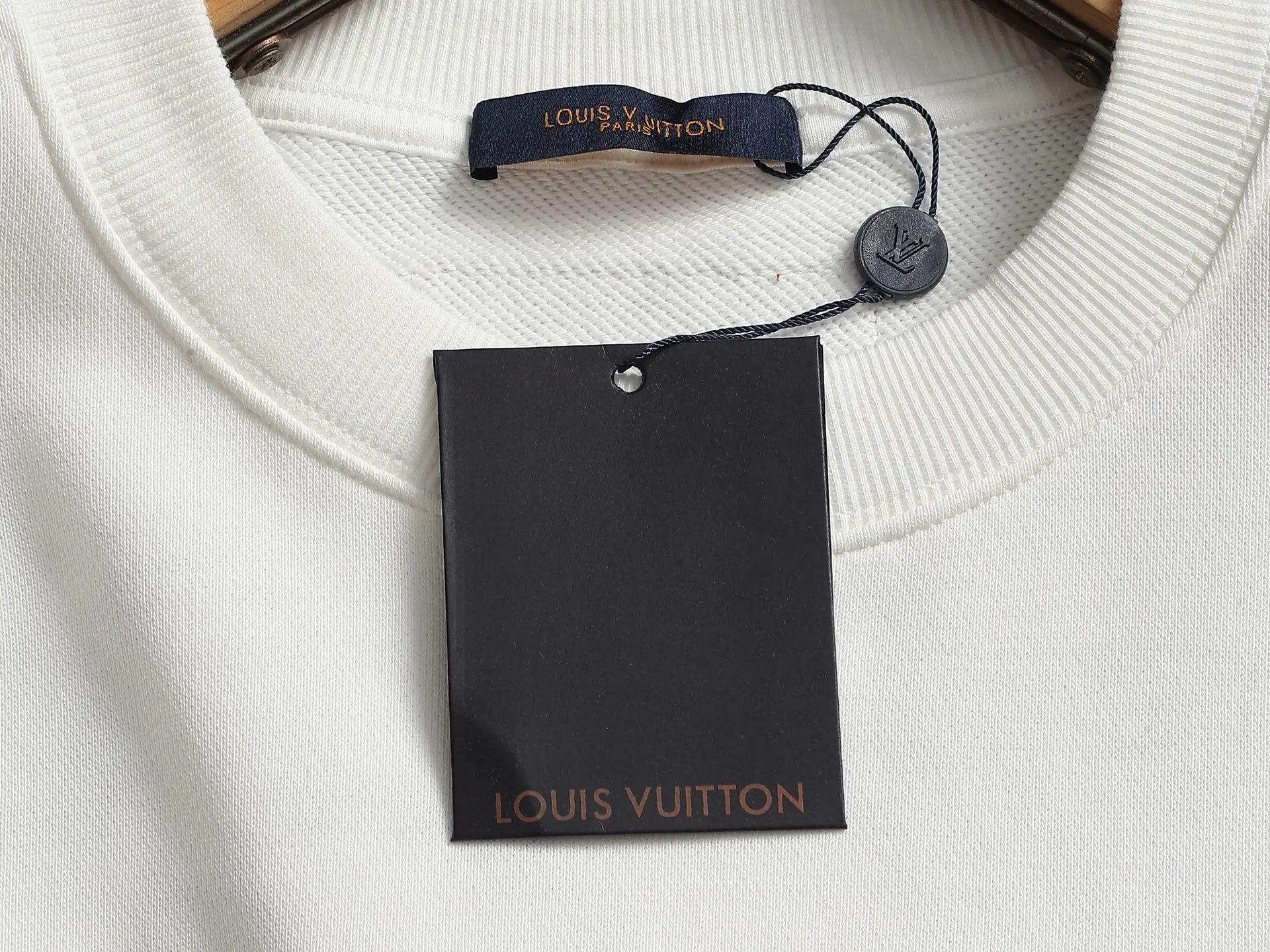 LV Logo Embroidered Crew-Neck Sweatshirt D18021939 — view 5
