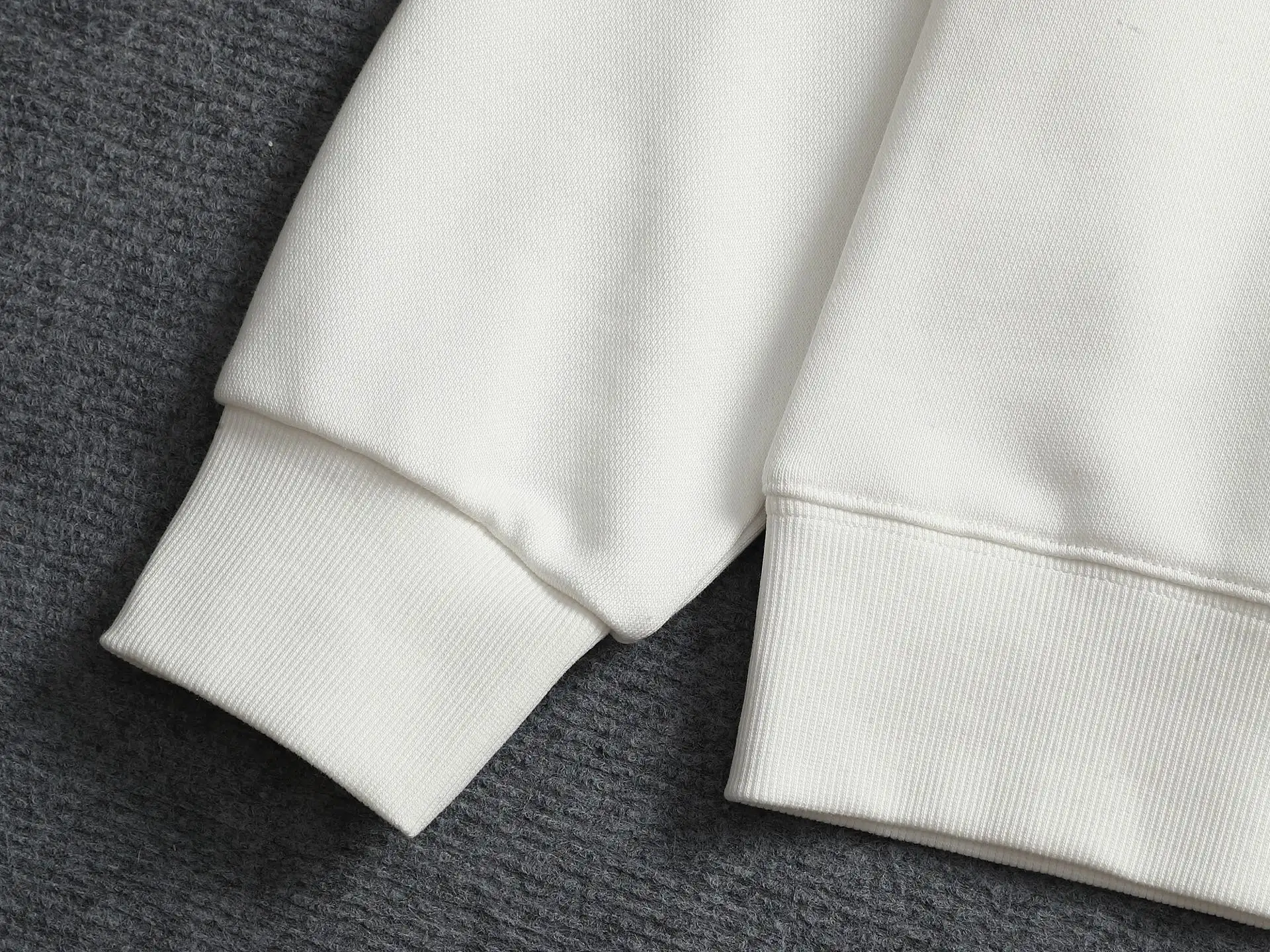 Logo Embroidery Crew-Neck Sweatshirt D18021937 — view 3