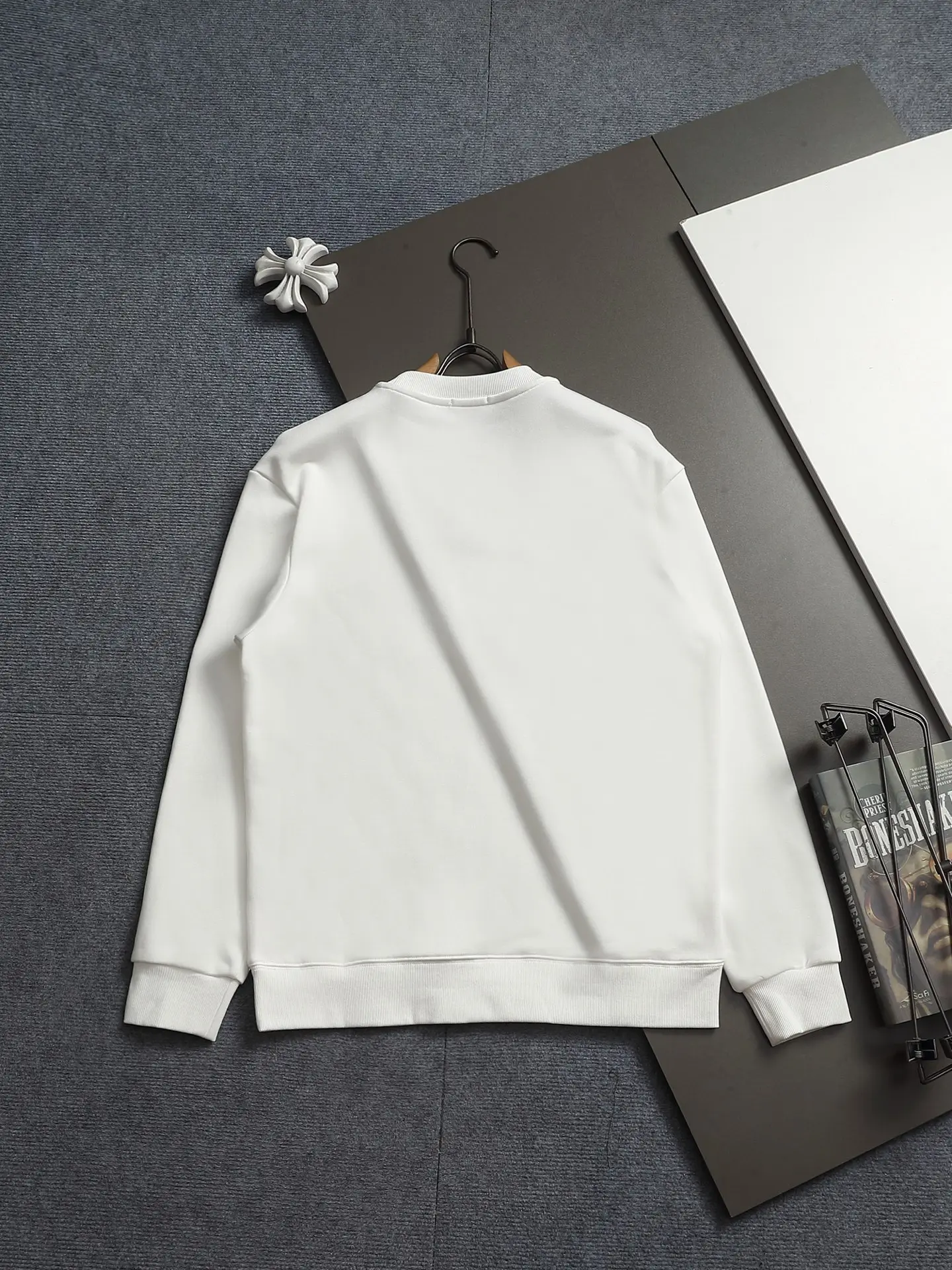 Logo Embroidery Crew-Neck Sweatshirt D18021937 — view 11