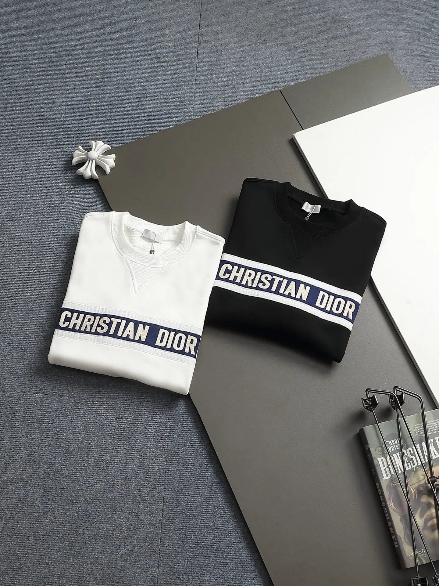 Logo Embroidery Crew-Neck Sweatshirt D18021937 — view 12