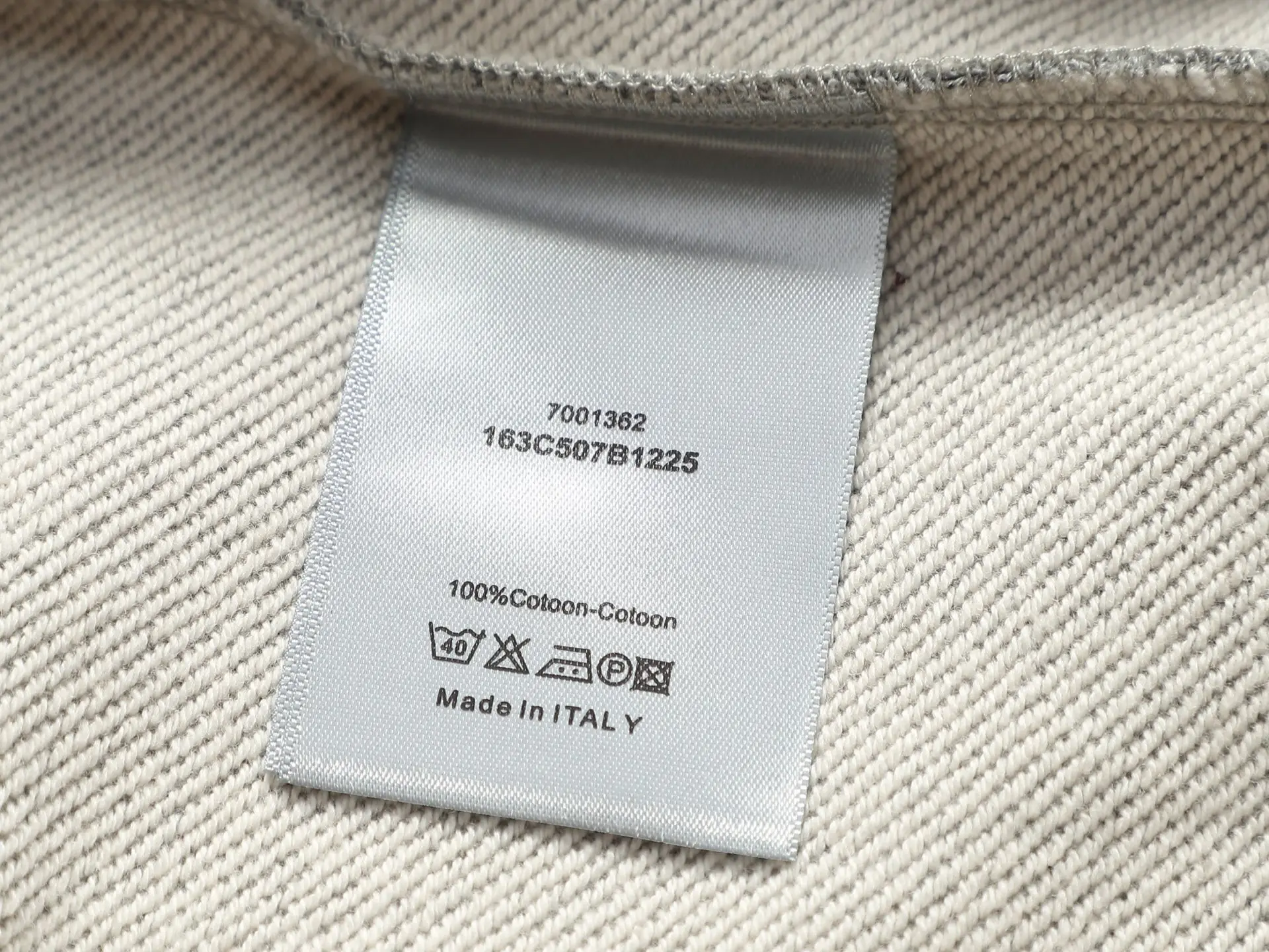 CD Icon Embroidered Crew-Neck Sweatshirt D18020196 — view 9