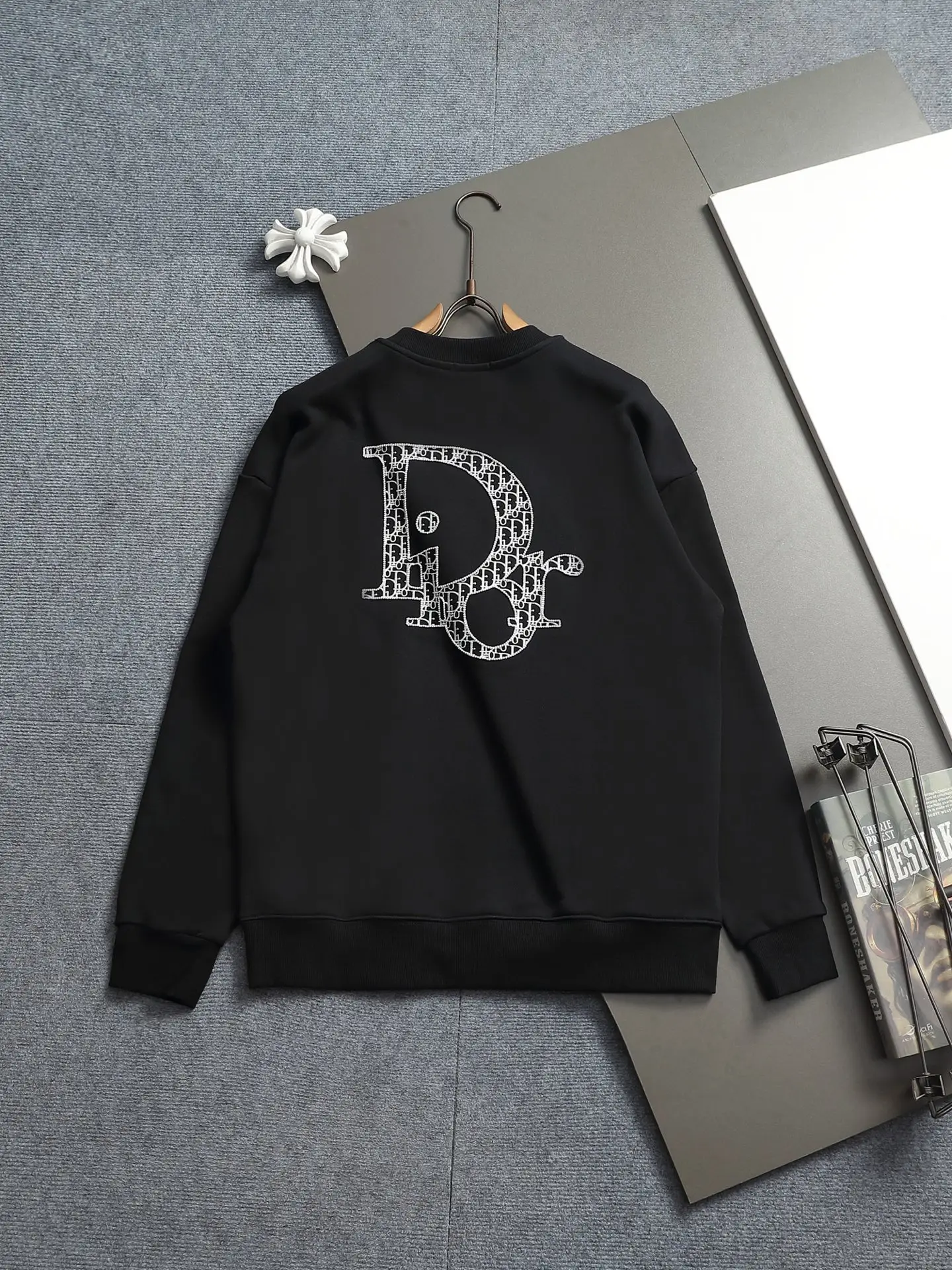 CD Logo Embroidered Crew-Neck Sweatshirt D18021954 — view 11