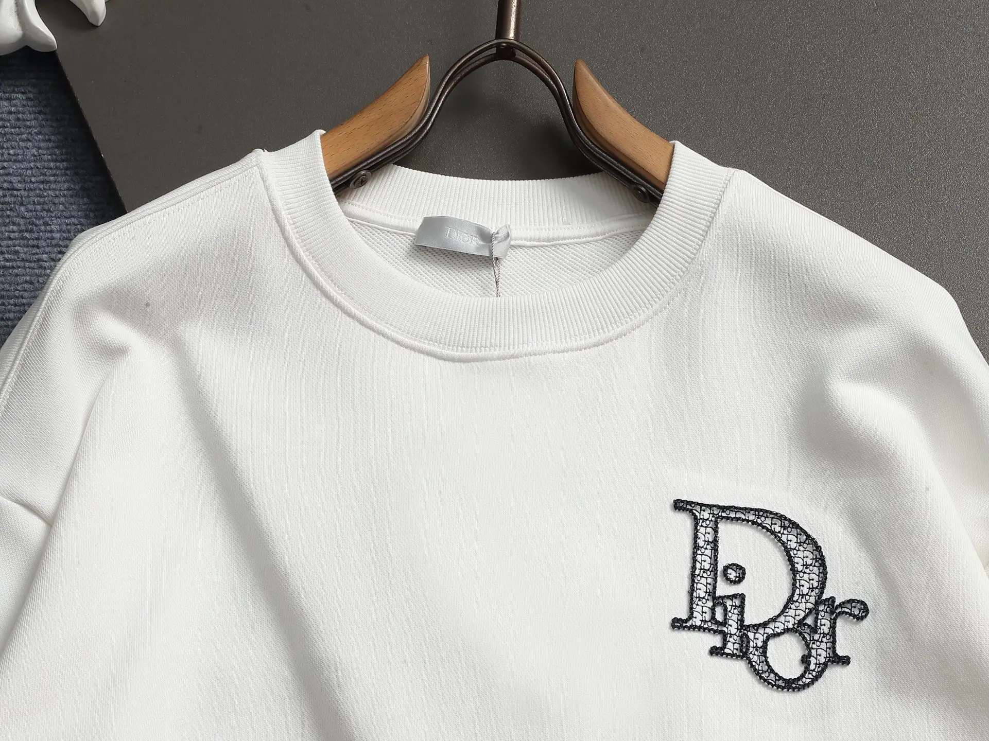 Logo-Embroidered Crew-Neck Sweatshirt D18021953 — view 2
