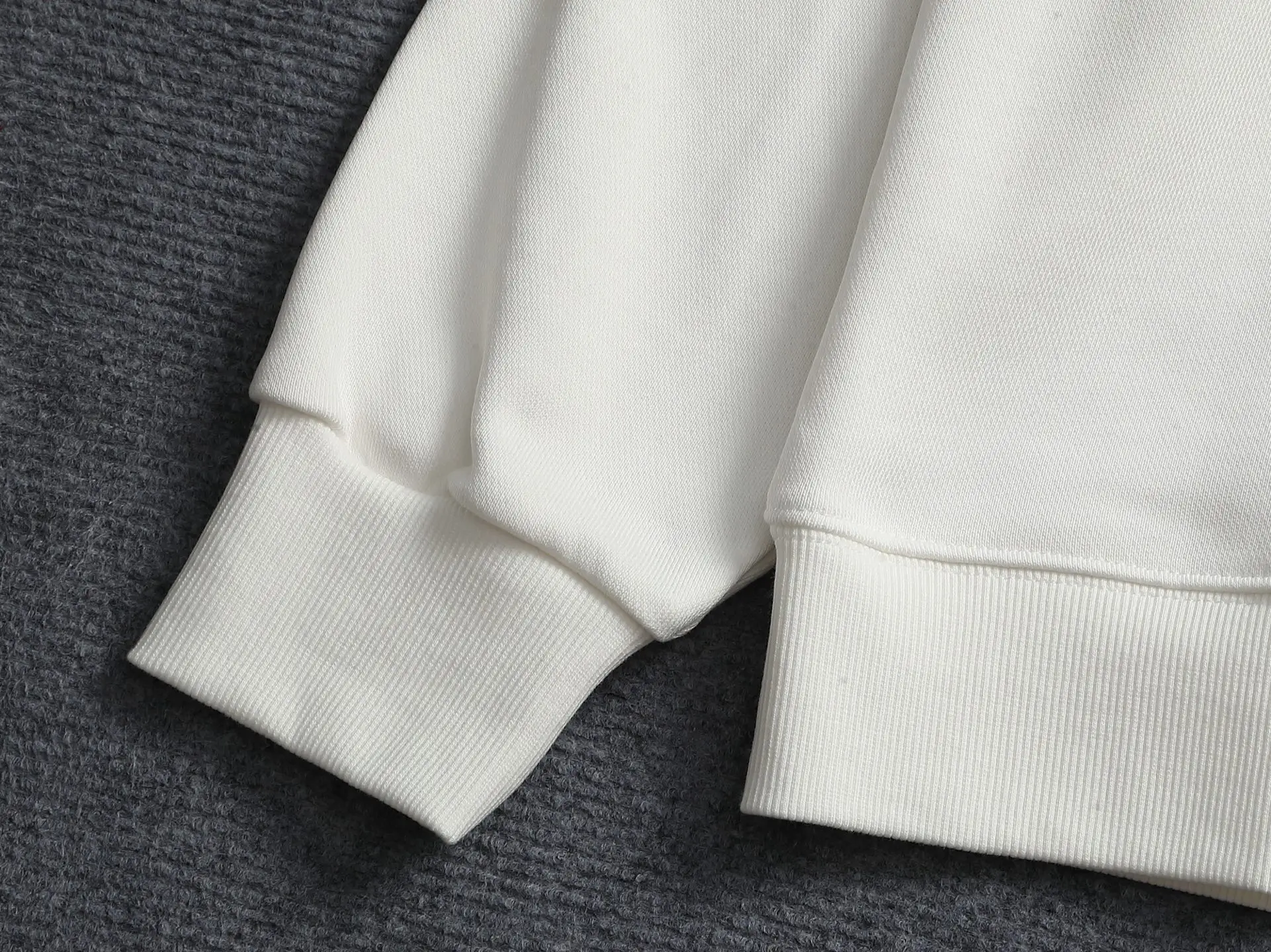 Logo-Embroidered Crew-Neck Sweatshirt D18021953 — view 3