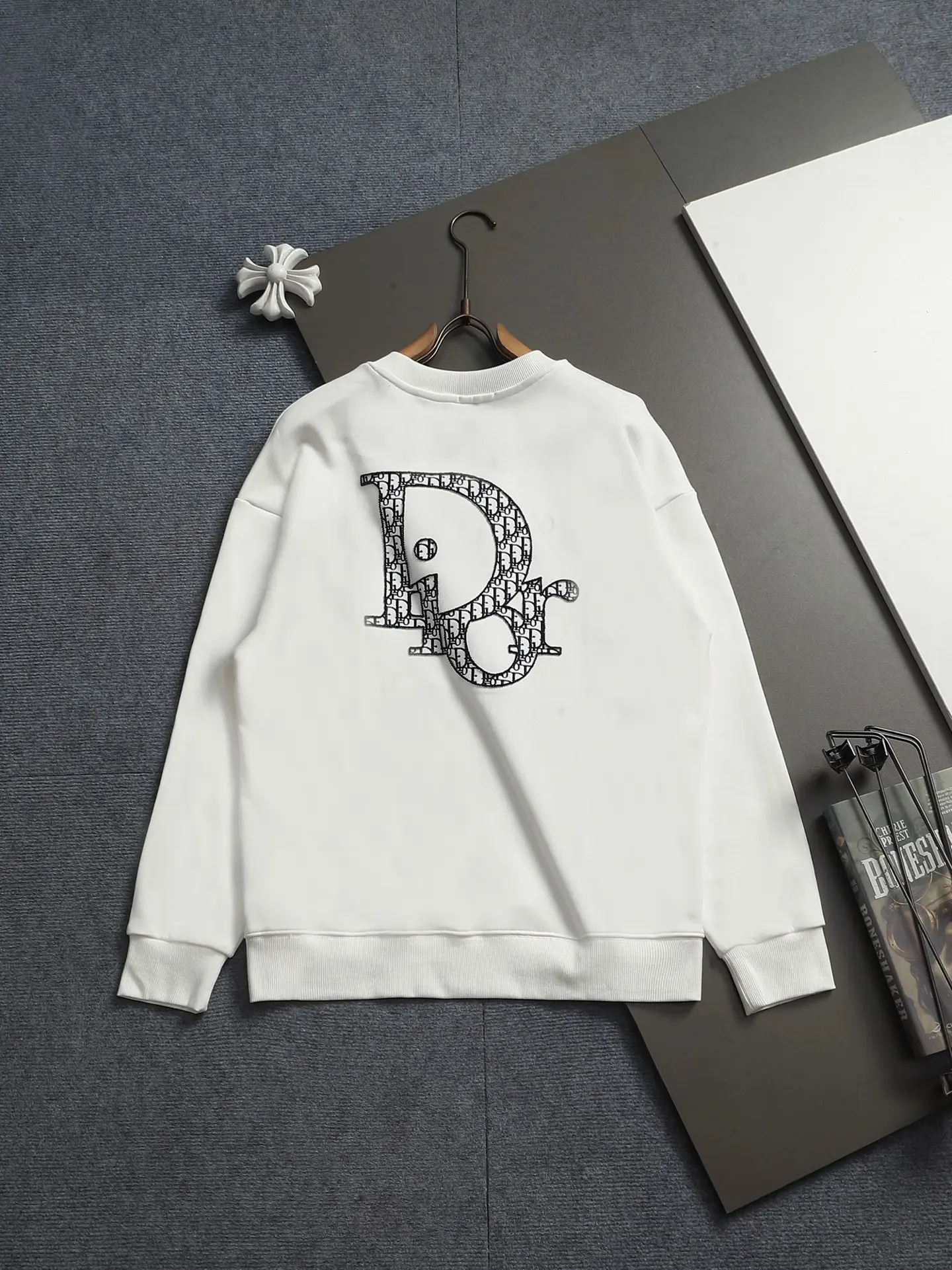 Logo-Embroidered Crew-Neck Sweatshirt D18021953 — view 11