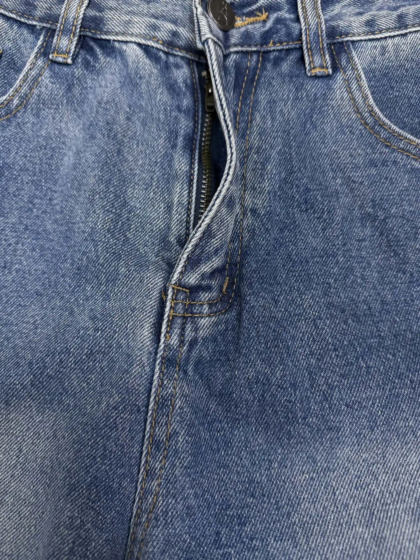 Logo-Embroidered Straight-Leg Jeans D18021865 — view 6