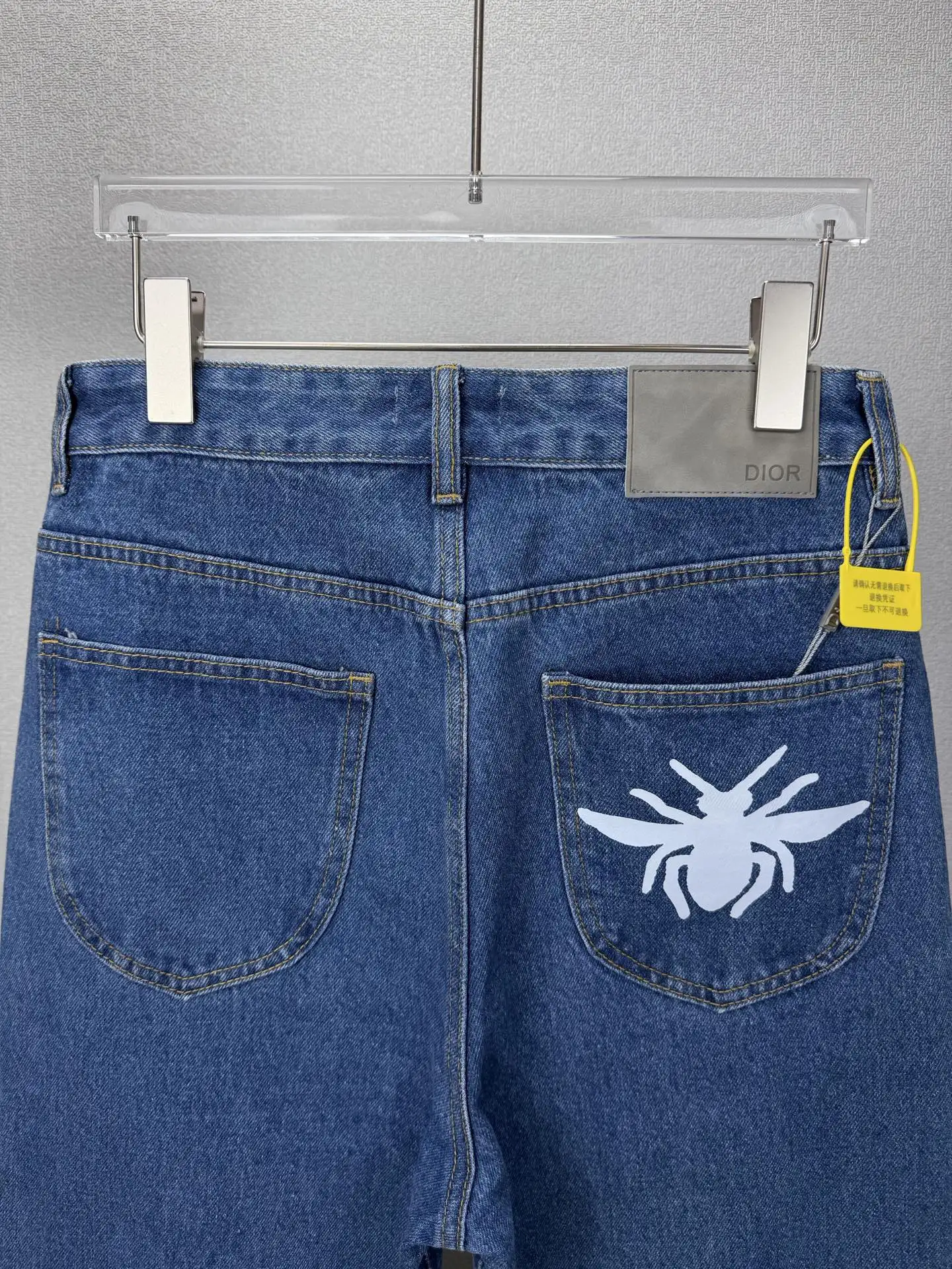 Bee Embroidery Straight-Leg Relaxed Jeans D18021866 — view 9