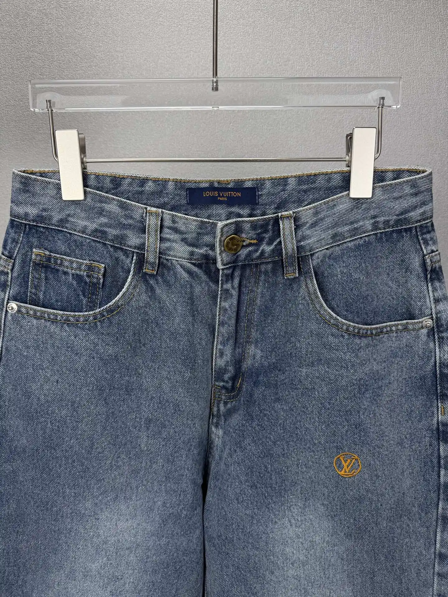 Logo Embroidered Relaxed-Fit Washed Jeans D18021872 — view 3