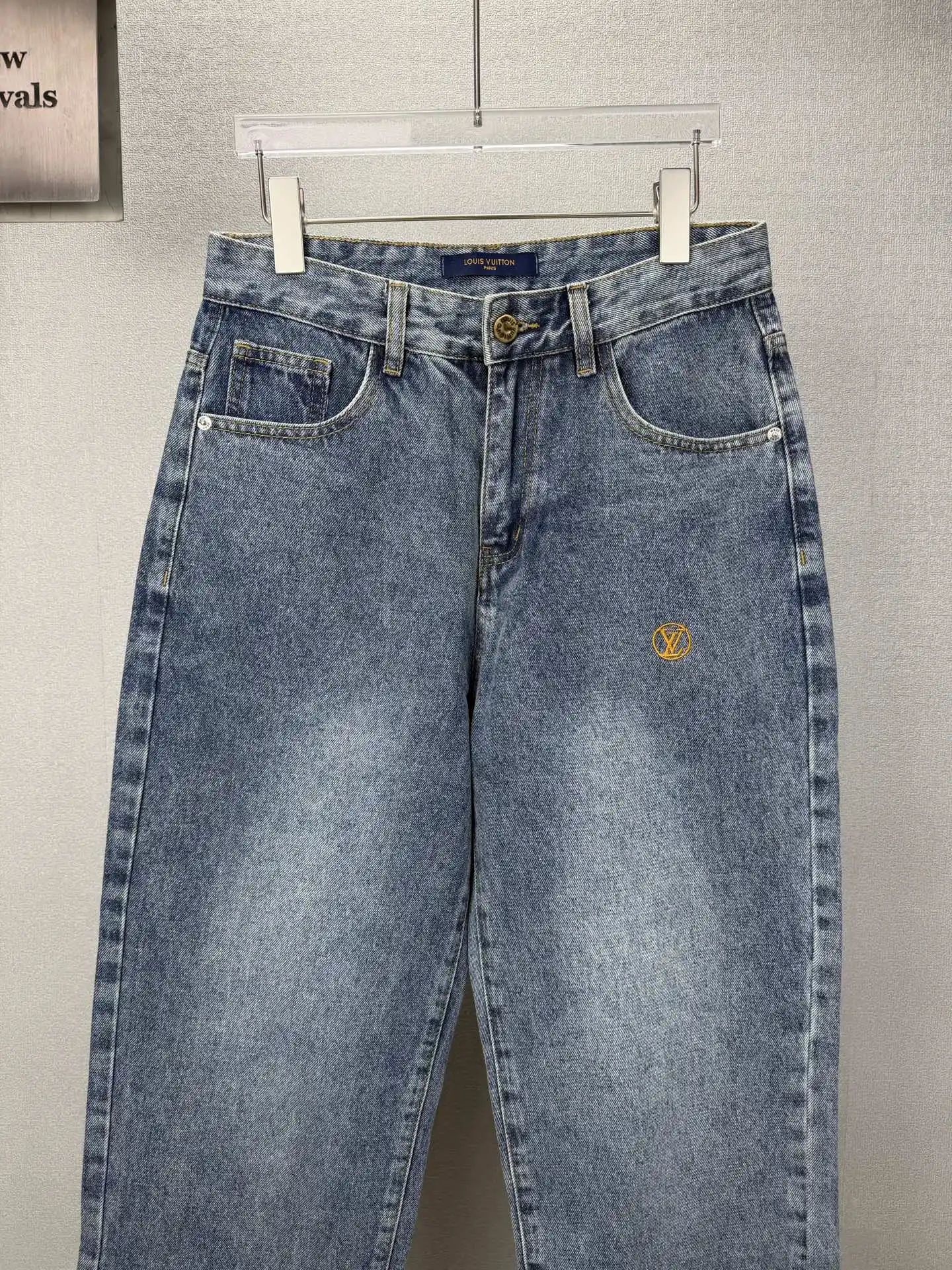 Logo Embroidered Relaxed-Fit Washed Jeans D18021872 — view 5