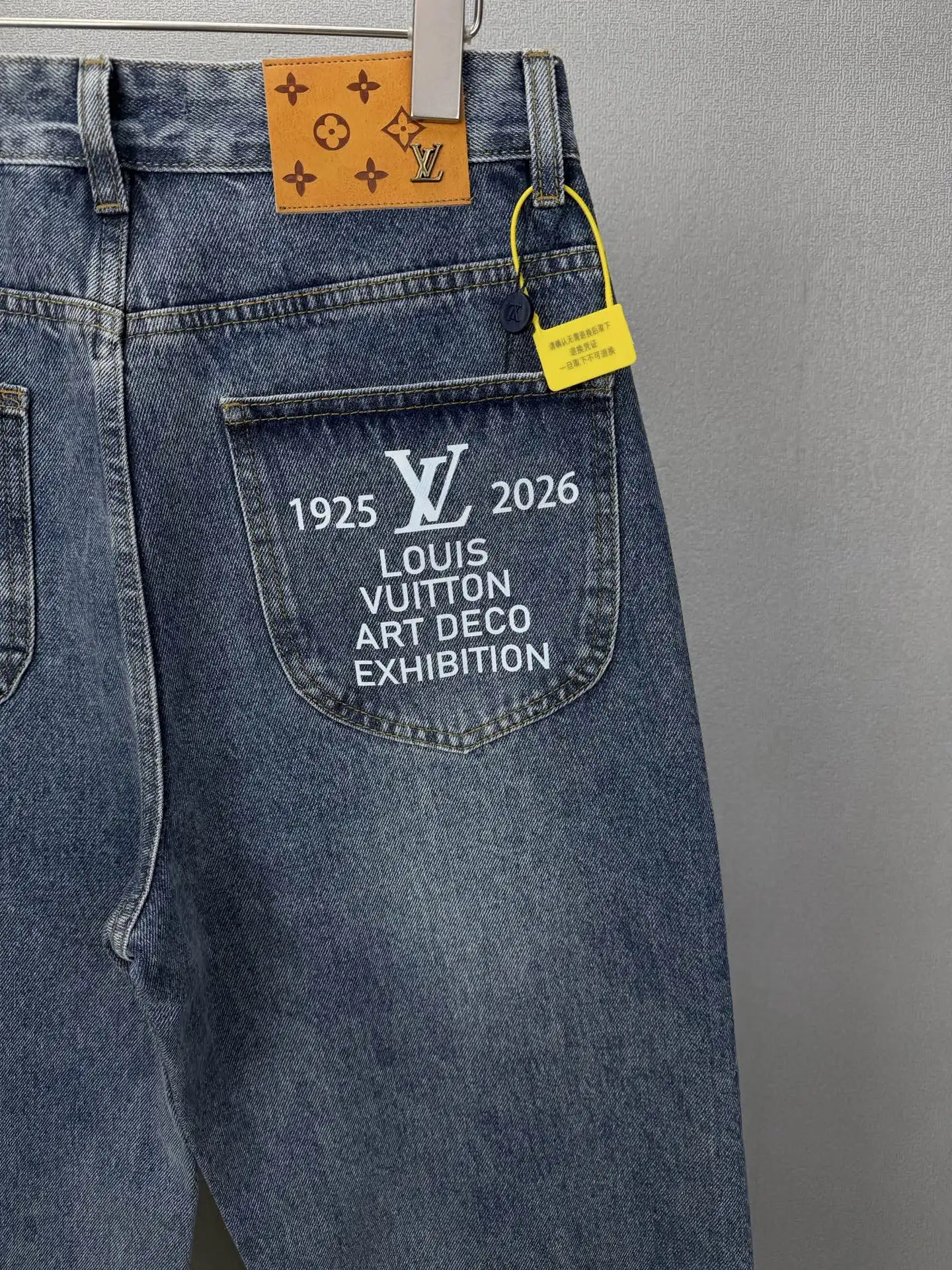 Logo Embroidered Relaxed-Fit Washed Jeans D18021872 — view 7