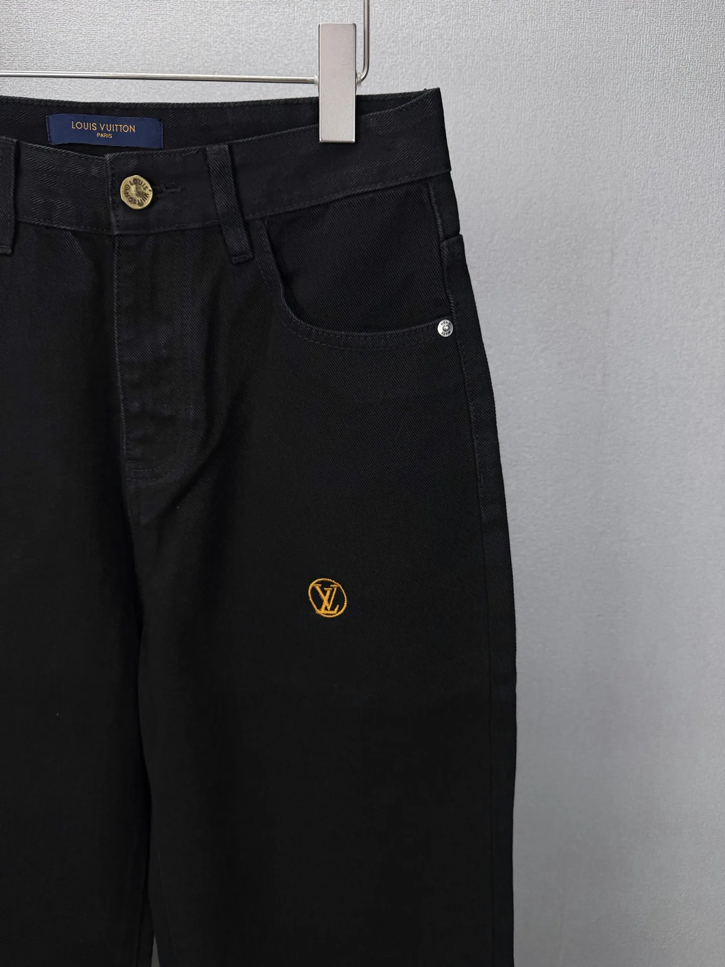 Logo Embroidered Straight-Leg Jeans D18021873 — view 4