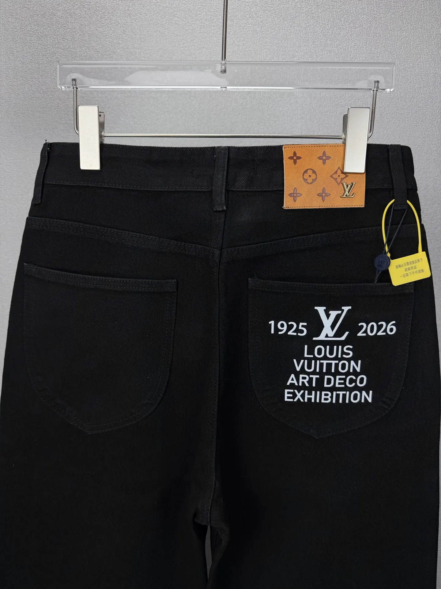 Logo Embroidered Straight-Leg Jeans D18021873 — view 9