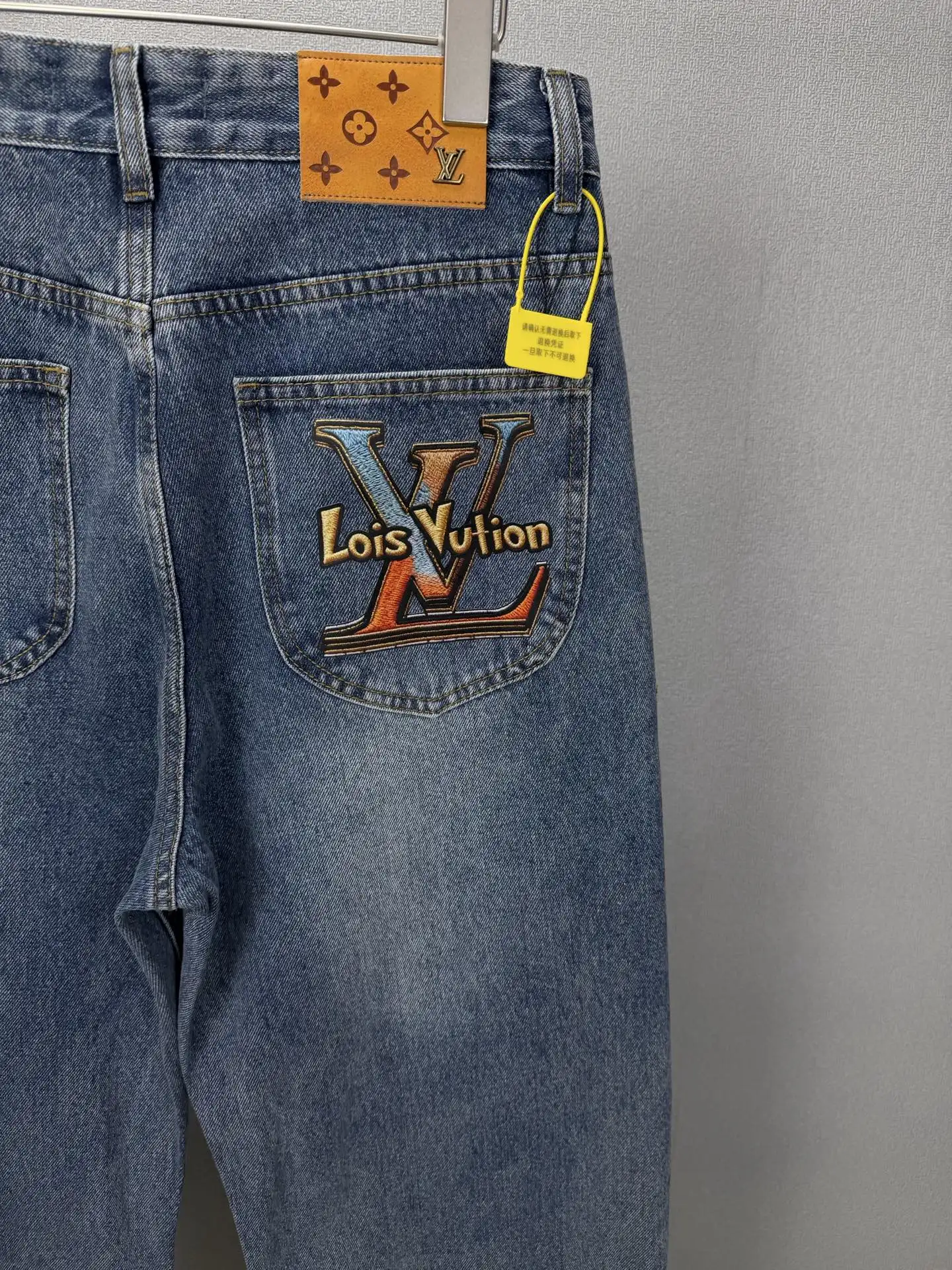 Straight-Leg Washed Denim Jeans D18021871 — view 7