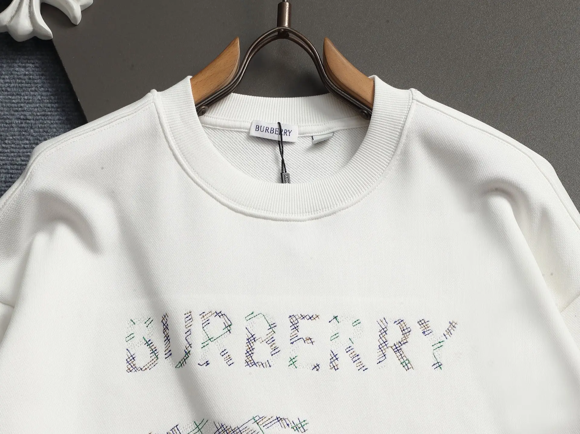 Embroidered Equestrian Knight Logo Sweatshirt D18021951 — view 2