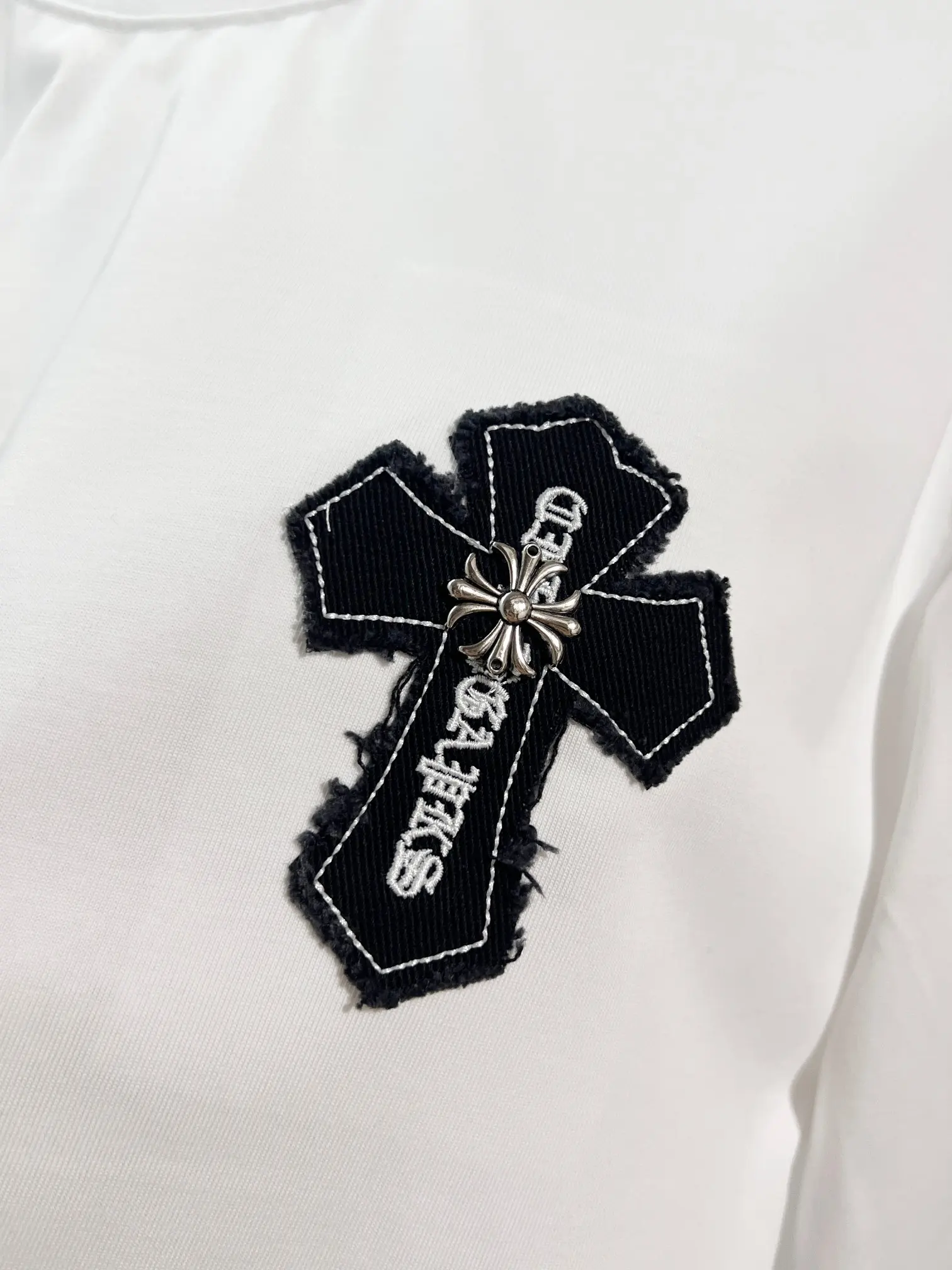 Chrome Hearts Cross Patch Long-Sleeve T-Shirt D18022883 — view 4