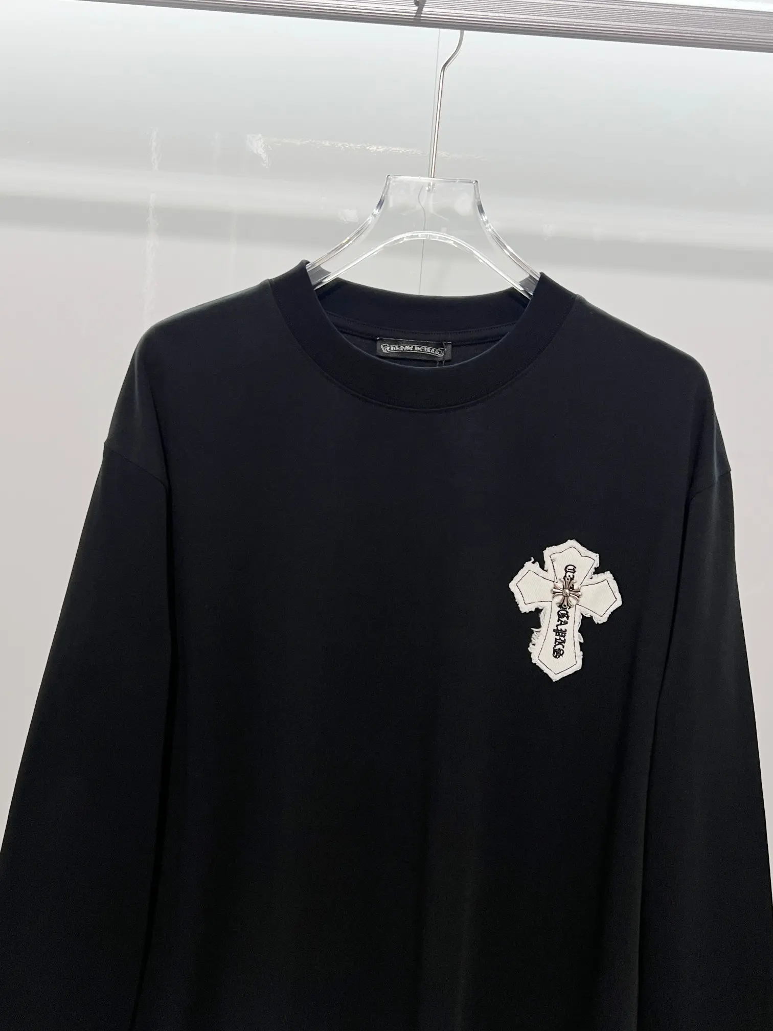 Cross Patch Long-Sleeve Cotton T-Shirt D18022882 — view 3