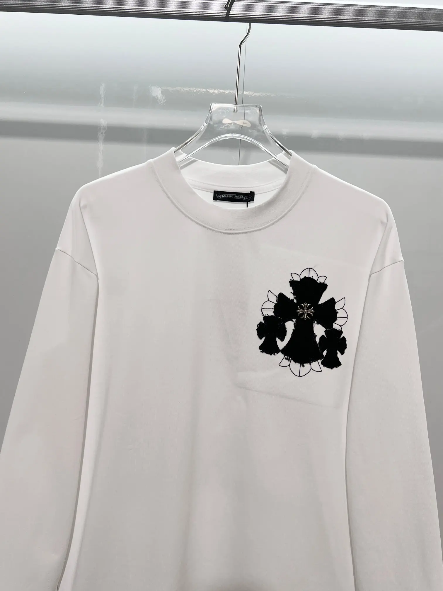 Cross Patch Long-Sleeve Cotton T-Shirt D18022885 — view 3