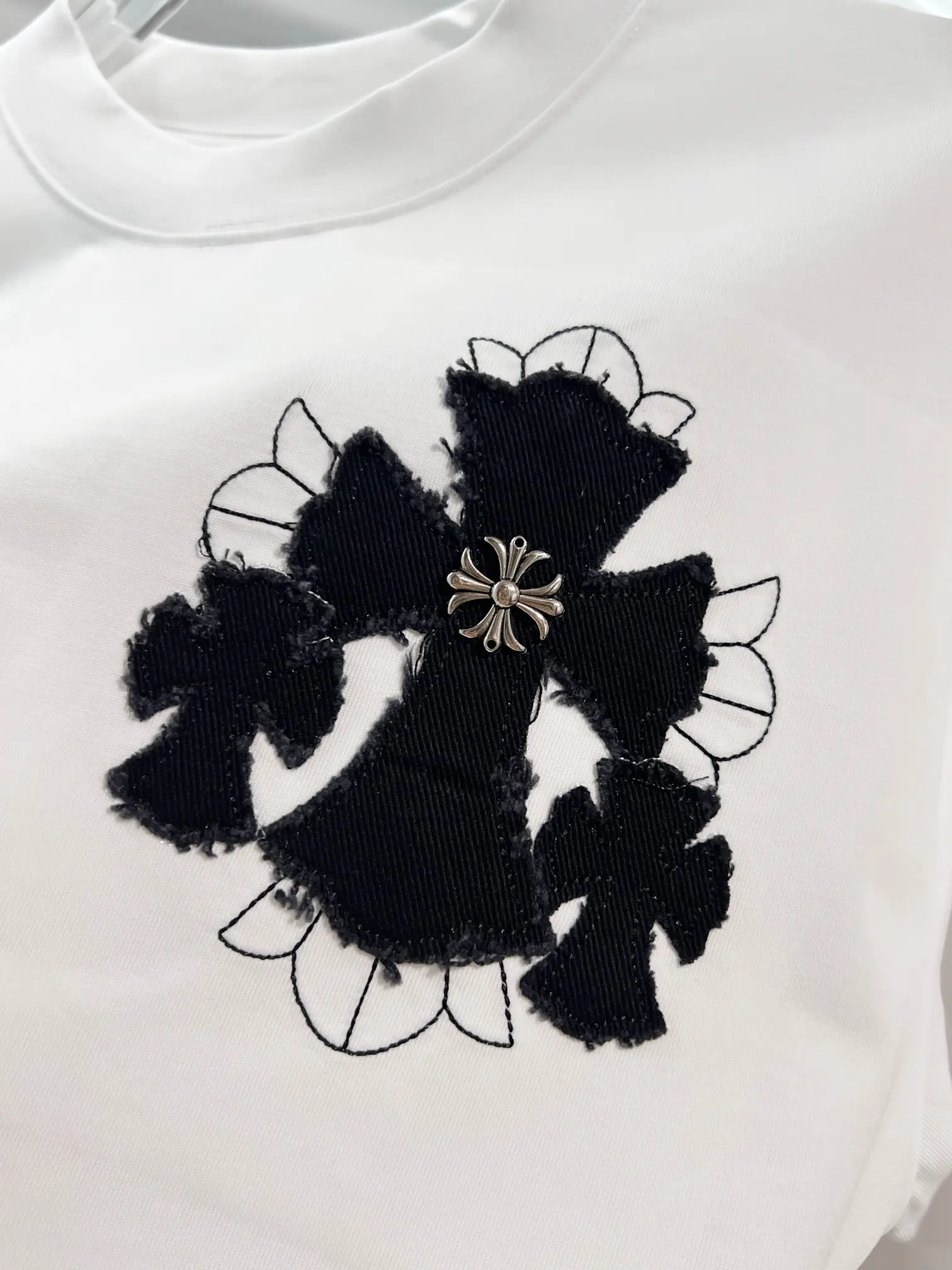 Cross Patch Long-Sleeve Cotton T-Shirt D18022885 — view 4
