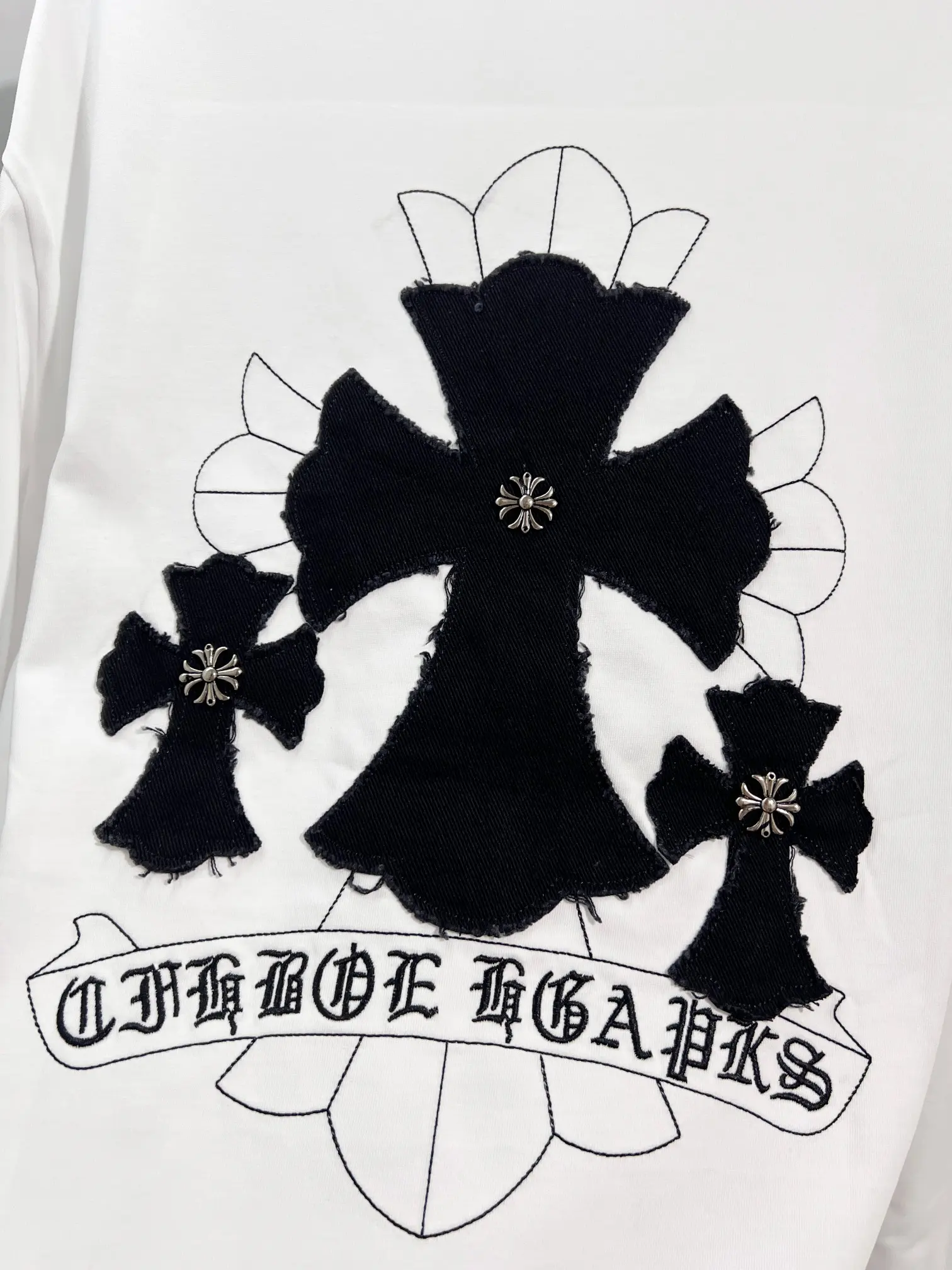 Cross Patch Long-Sleeve Cotton T-Shirt D18022885 — view 5