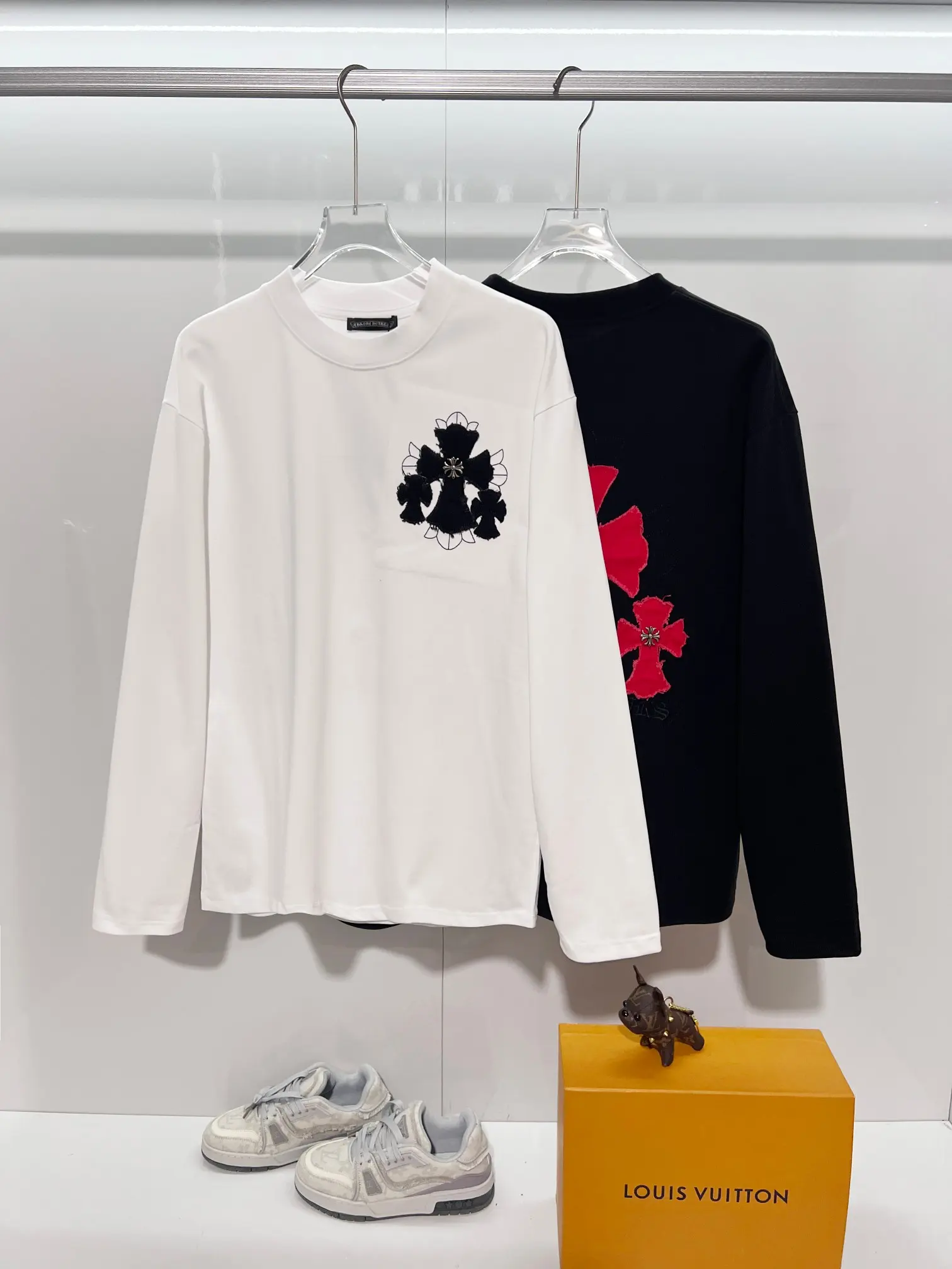 Cross Patch Long-Sleeve Cotton T-Shirt D18022885 — view 11