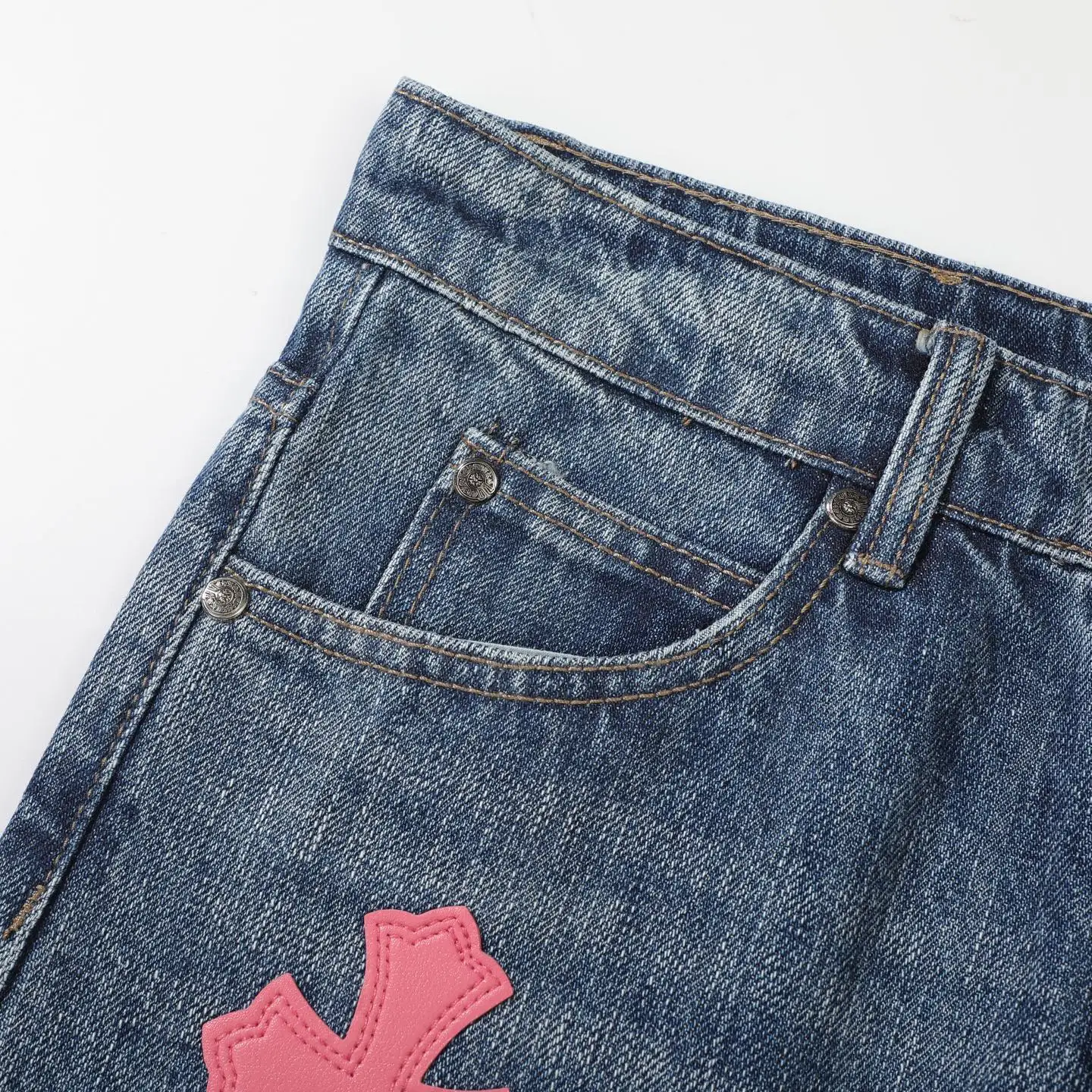 Cross Patch Flared Straight-Leg Jeans D18021794 — view 4