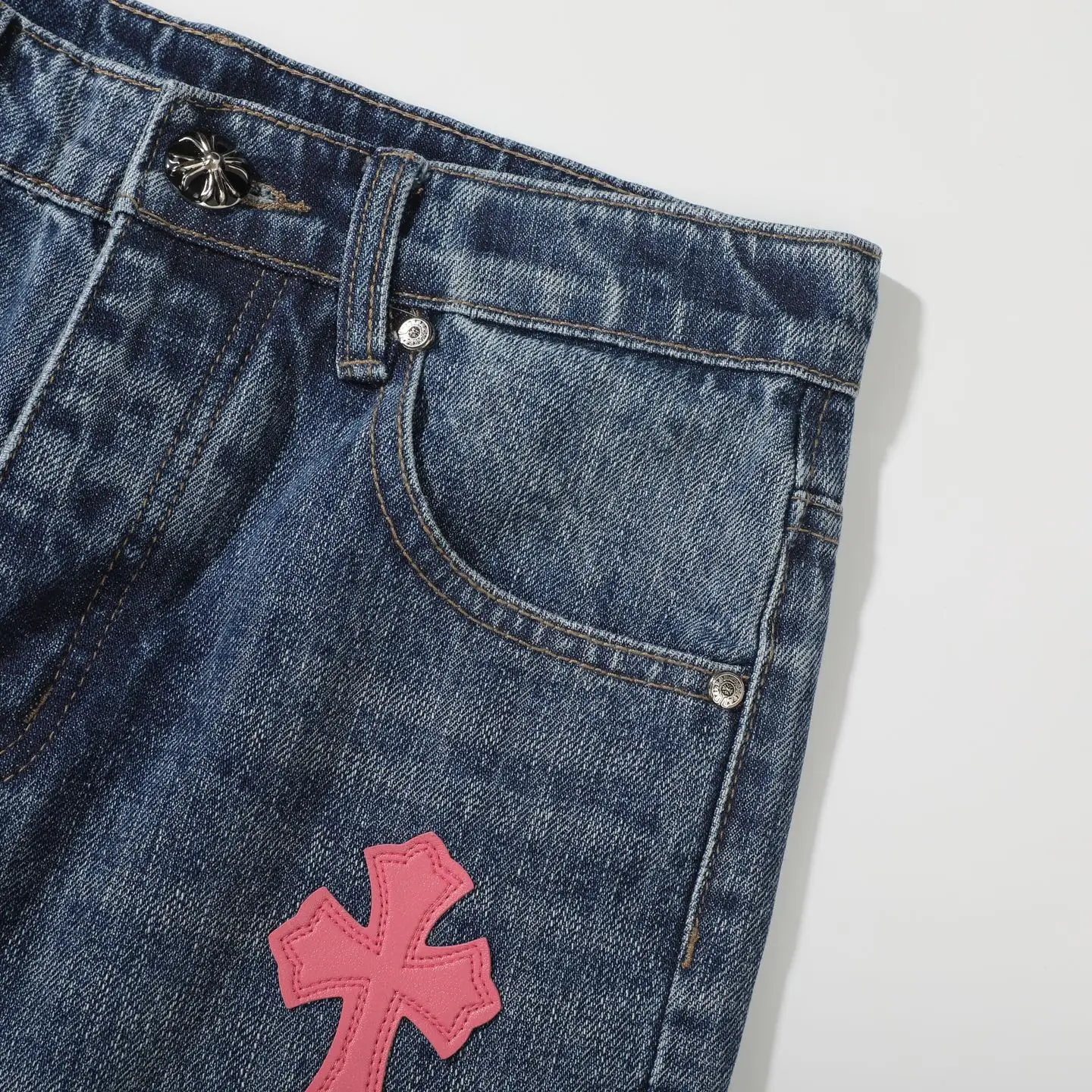 Cross Patch Flared Straight-Leg Jeans D18021794 — view 5