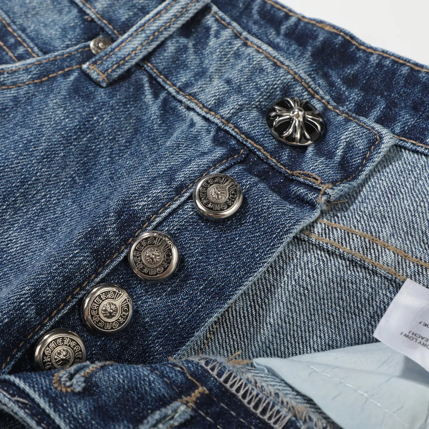 Cross Patch Flared Straight-Leg Jeans D18021794 — view 8