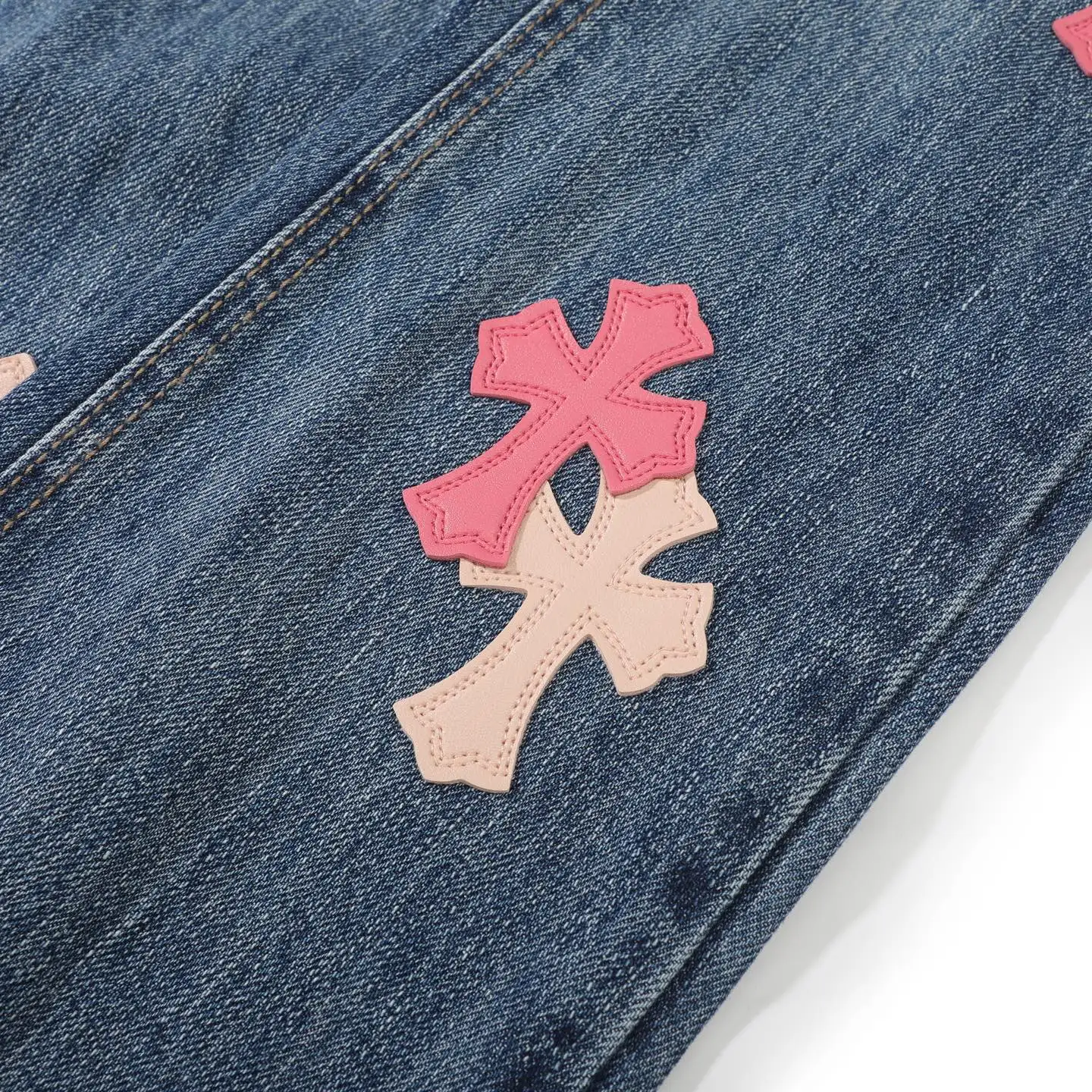 Cross Patch Flared Straight-Leg Jeans D18021794 — view 10