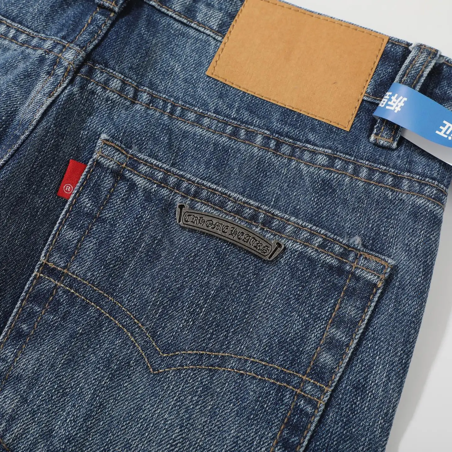 Cross Patch Flared Straight-Leg Jeans D18021794 — view 14