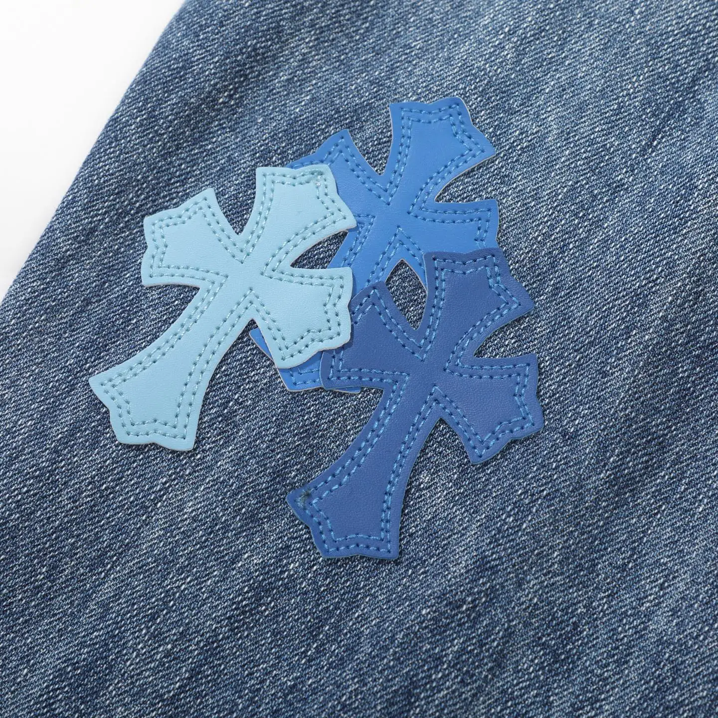Cross Patch Straight-Leg Jeans D18021792 — view 16