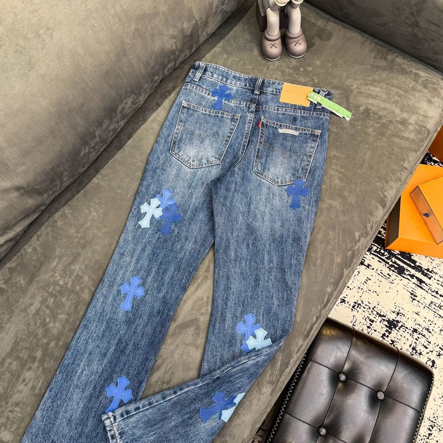 Cross Patch Flare-Leg Jeans D18021793 — view 5
