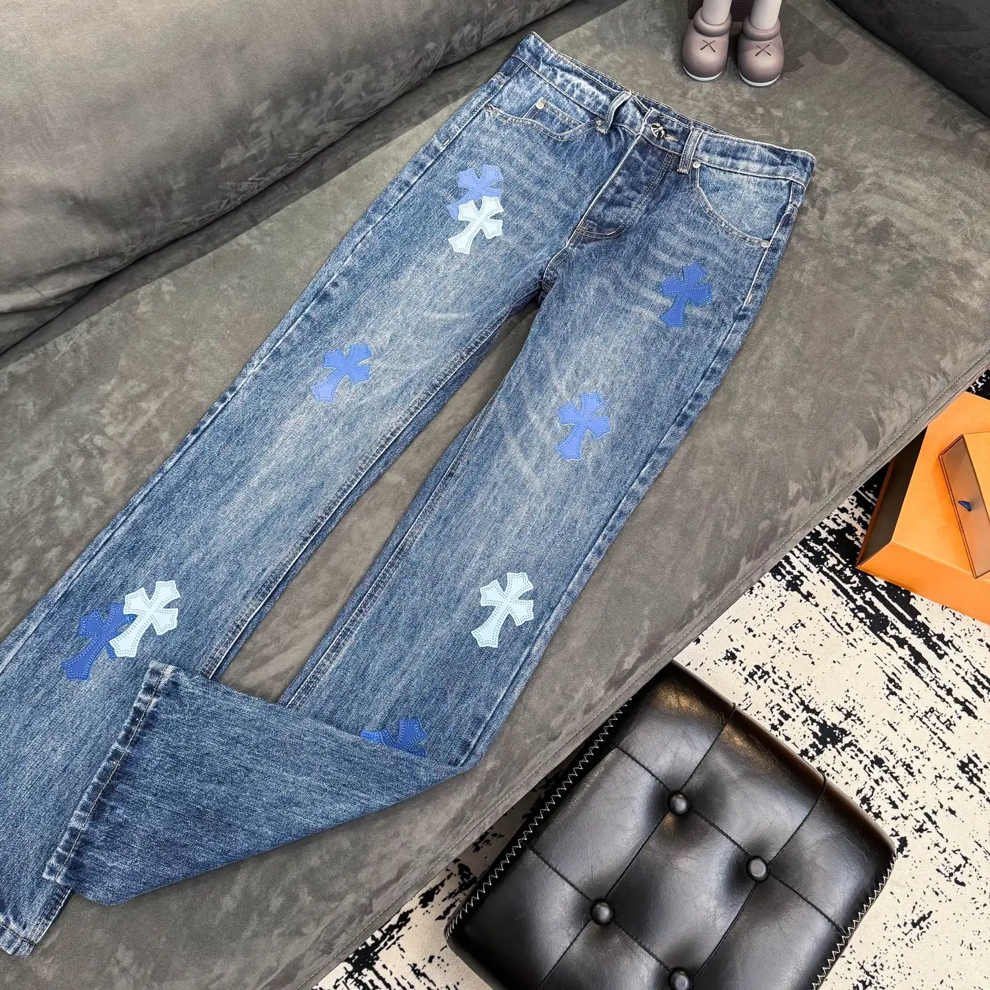 Cross Patch Flare-Leg Jeans D18021793 — view 9