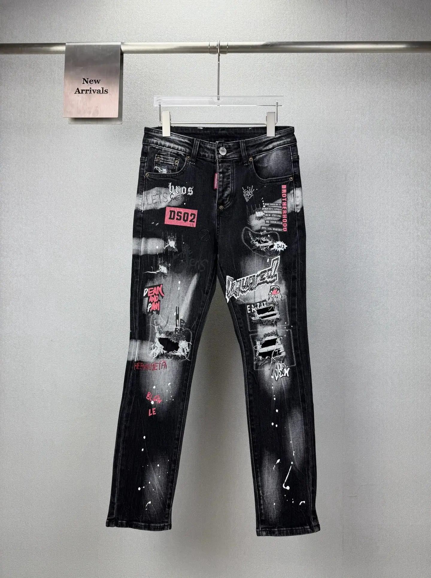 Distressed Paint-Splatter Slim-Fit Jeans D18021864