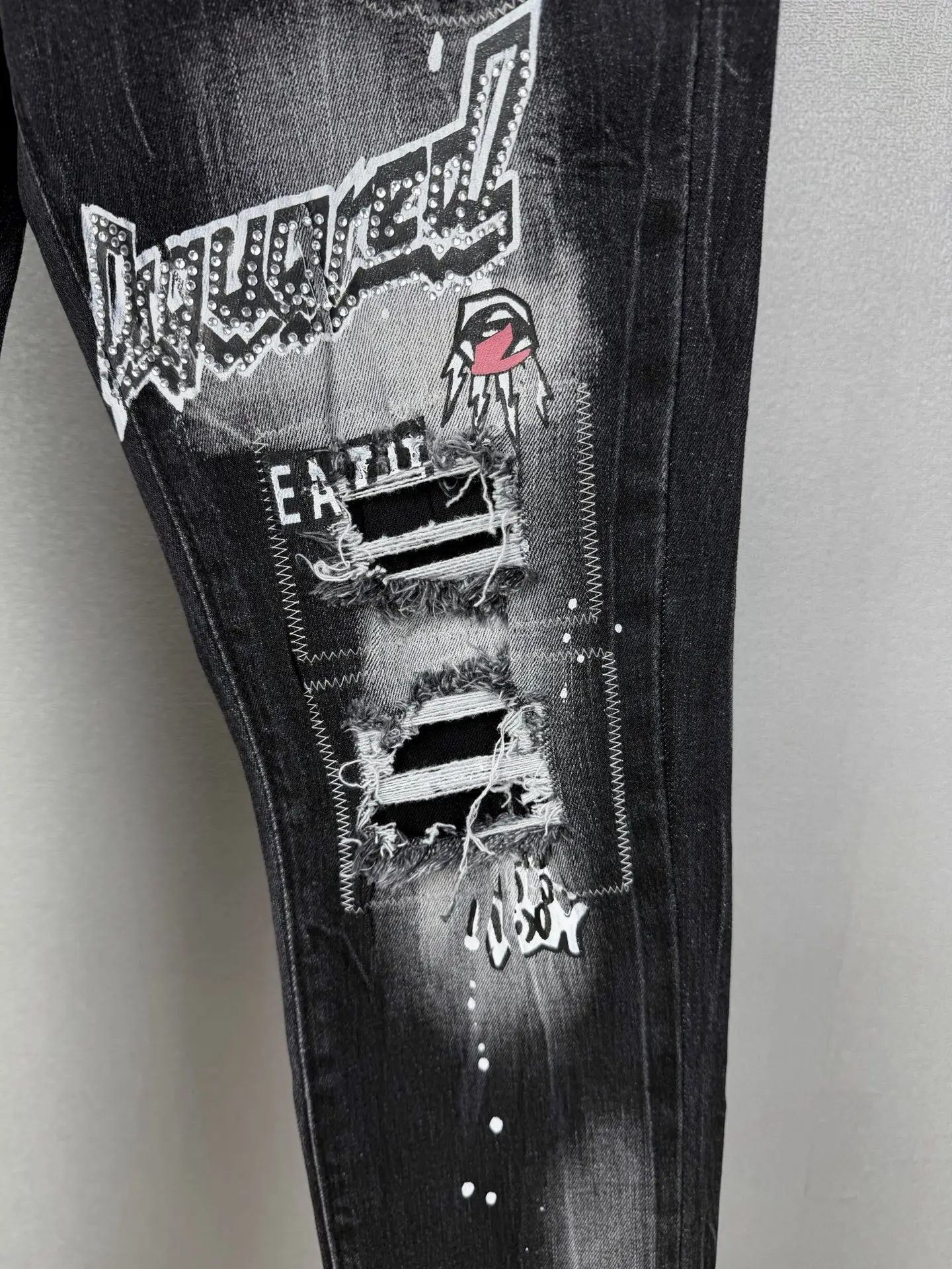 Distressed Paint-Splatter Slim-Fit Jeans D18021864 — view 8