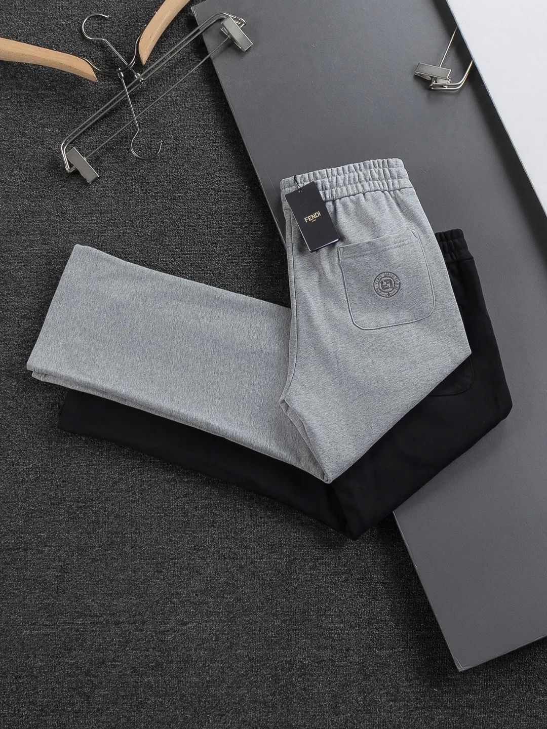 Logo-Embroidered Straight-Leg Trousers D18022819 — view 4