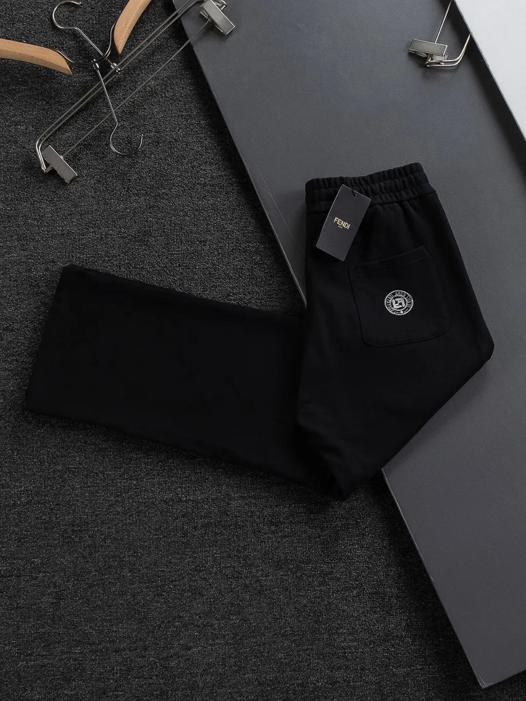 Logo-Embroidered Straight-Leg Trousers D18022818 — view 4