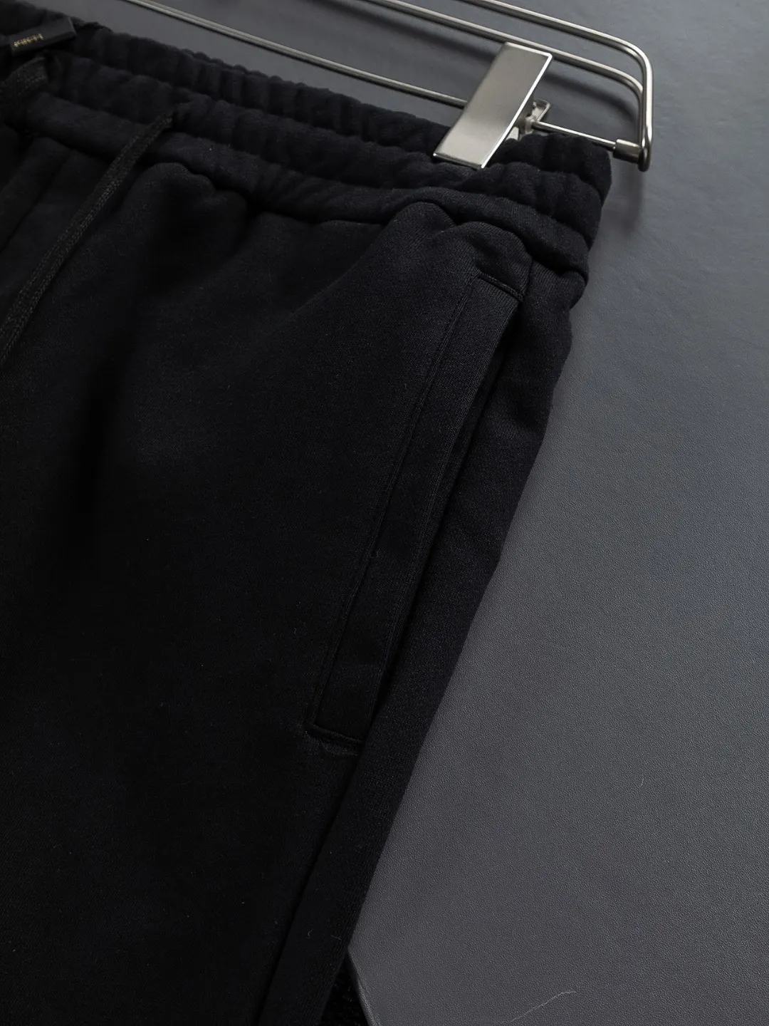 Logo-Embroidered Straight-Leg Trousers D18022818 — view 8
