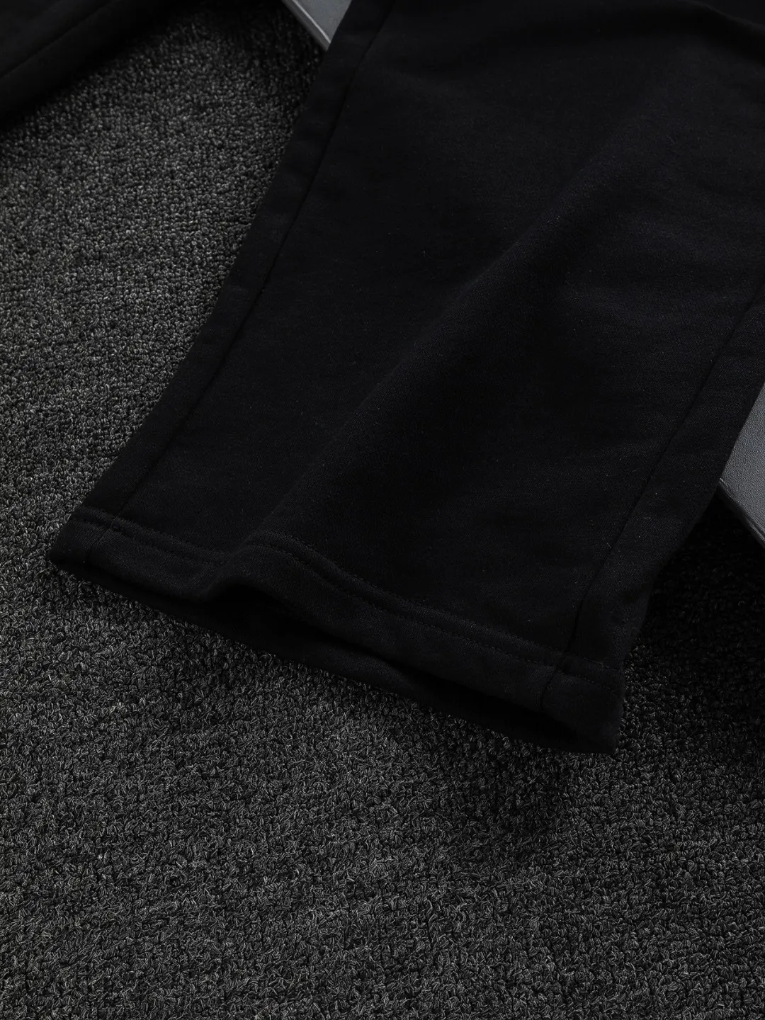 Logo-Embroidered Straight-Leg Trousers D18022818 — view 9