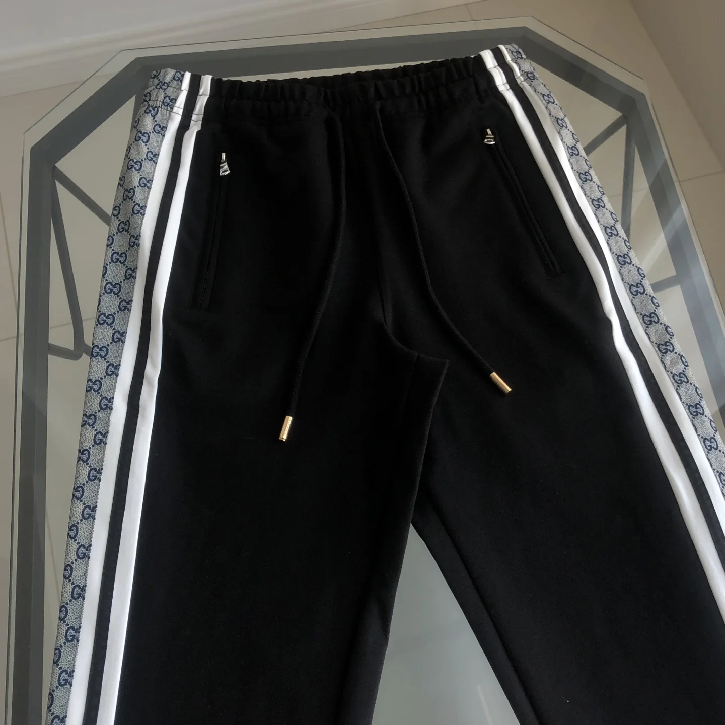 Webbing-Trimmed Logo Tapered Sweatpants D18020086 — view 3