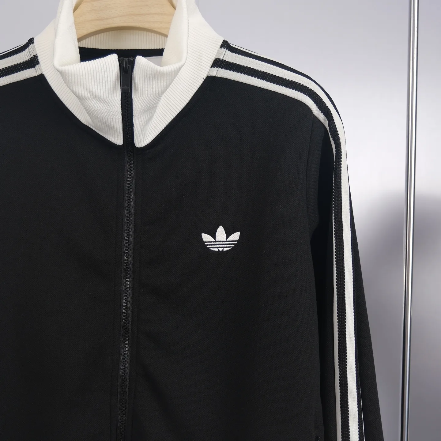 Adidas Originals 3-Stripe Track Jacket D18021773 — view 4