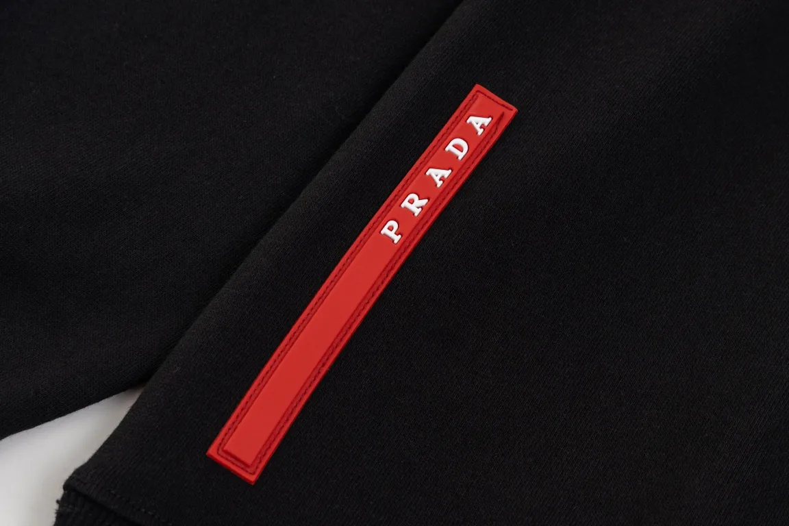 Logo-Badge Cotton-Terry Sweatshirt D18019885 — view 6