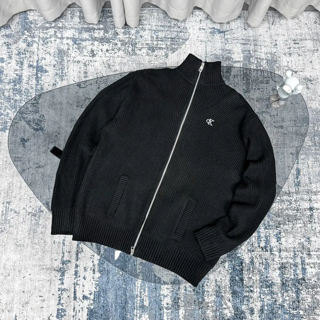 Logo-Embroidered Zip-Up Ribbed Knit Cardigan D18021788 — view 2