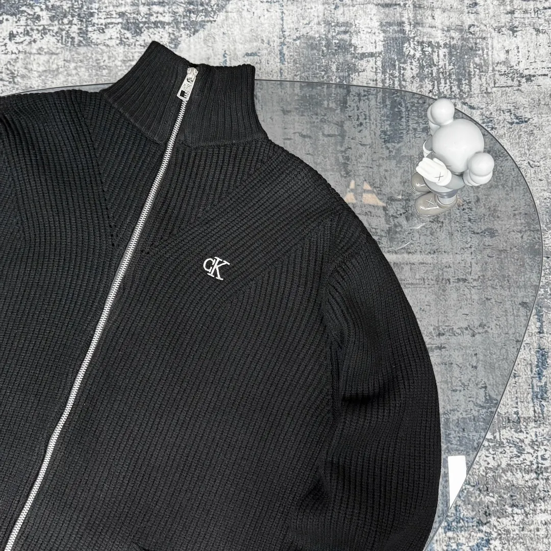 Logo-Embroidered Zip-Up Ribbed Knit Cardigan D18021788 — view 4