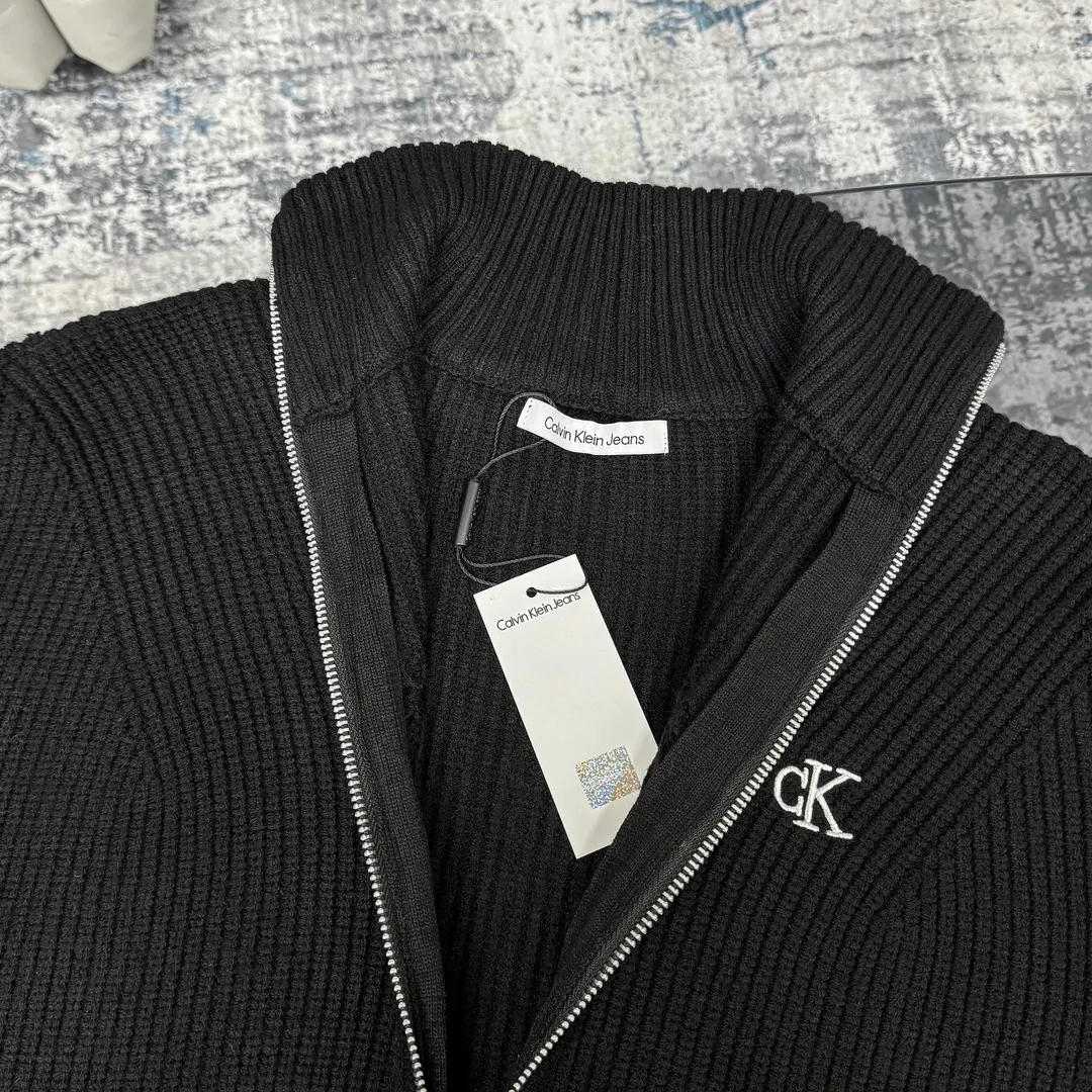 Logo-Embroidered Zip-Up Ribbed Knit Cardigan D18021788 — view 9