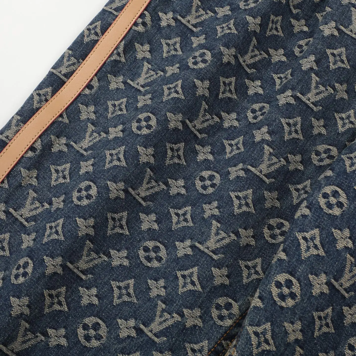 Monogram Jacquard Straight-Leg Jeans D18521818 — view 4