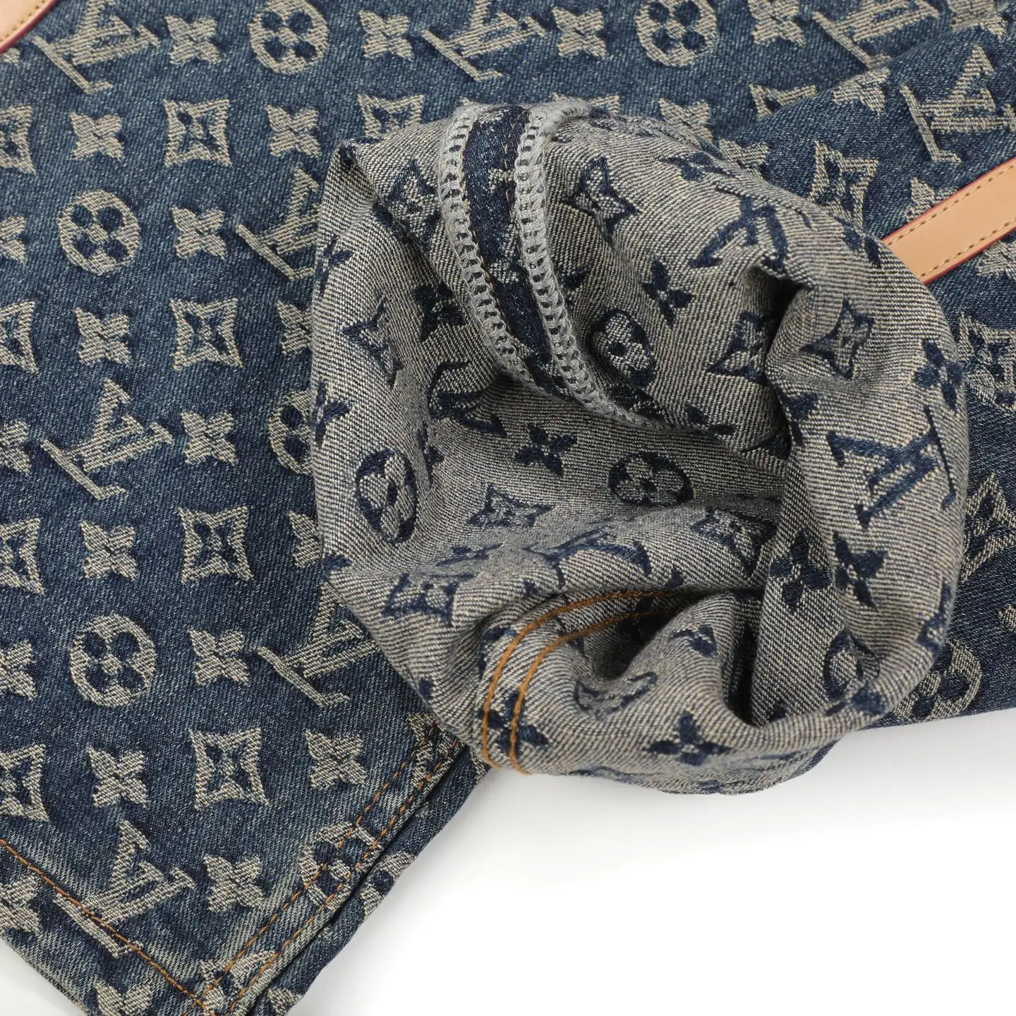 Monogram Jacquard Straight-Leg Jeans D18521818 — view 10