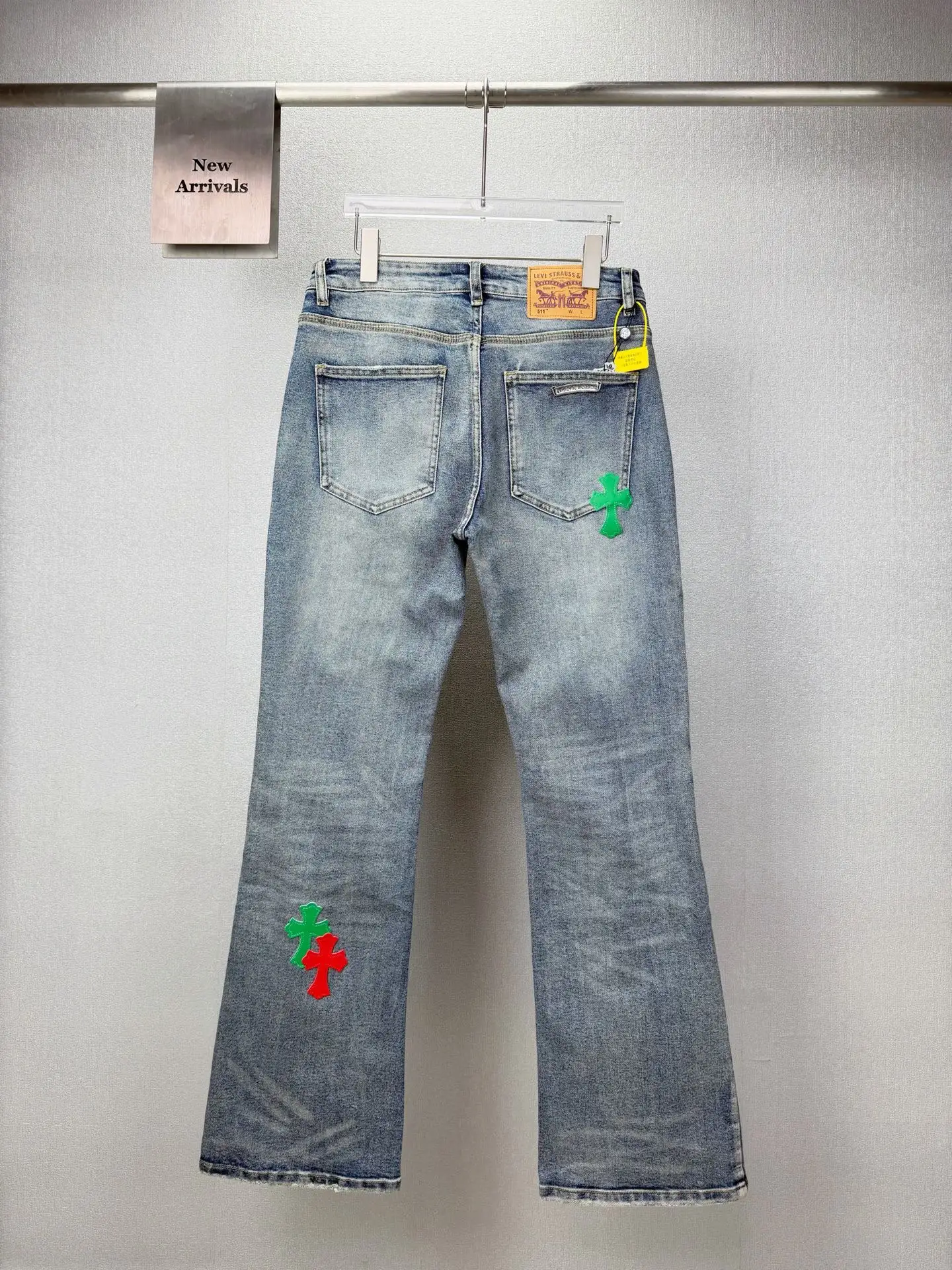Cross Patch Flared Distressed Jeans D18521868 — view 2